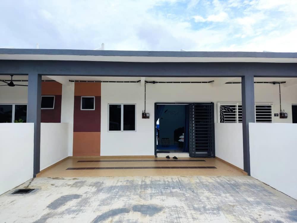 Bahagia 137 Homestay with private pool photo 1