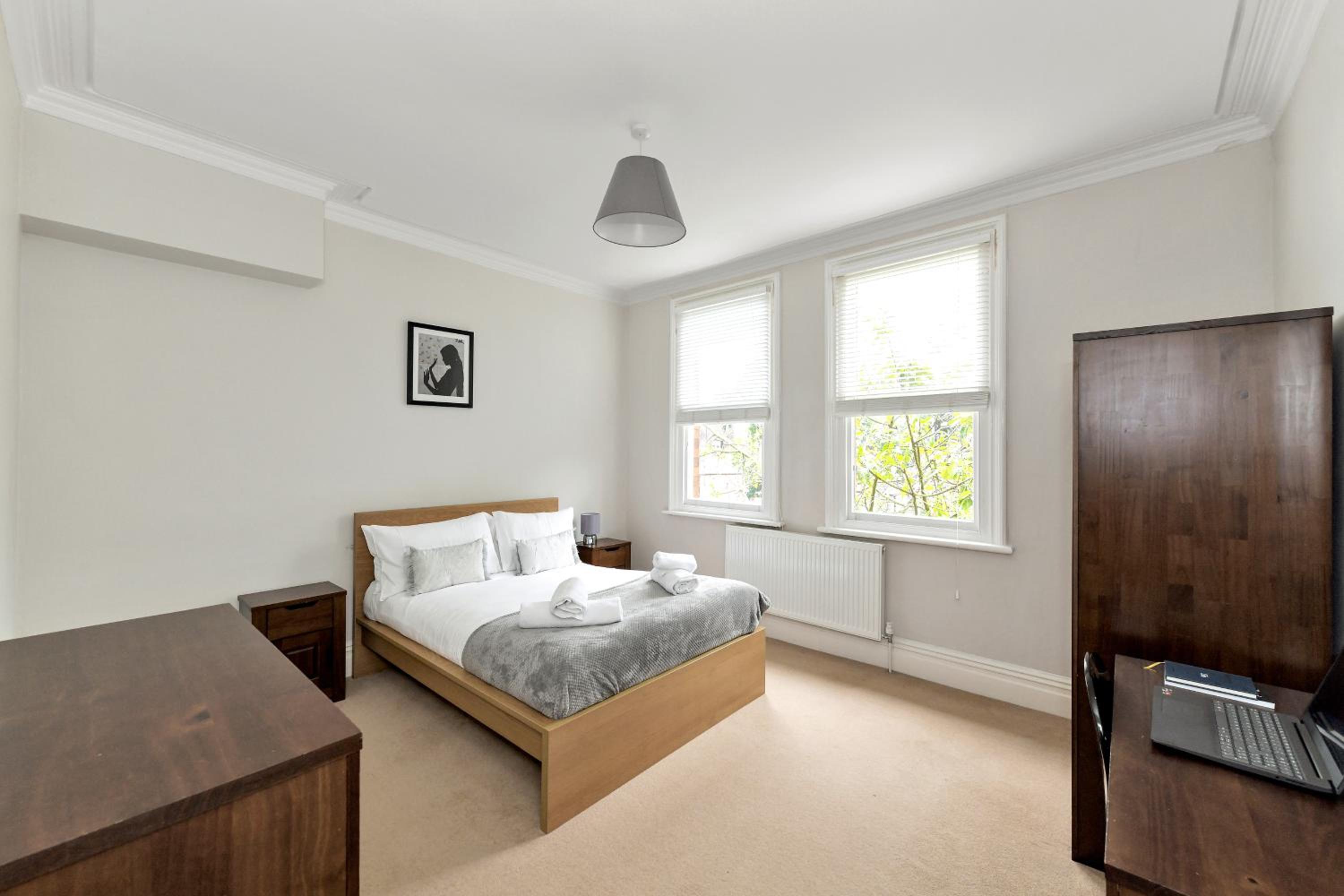 Derby City Centre, Bright, Spacious, and Airy Apartments - 112 Duffield Road view 2