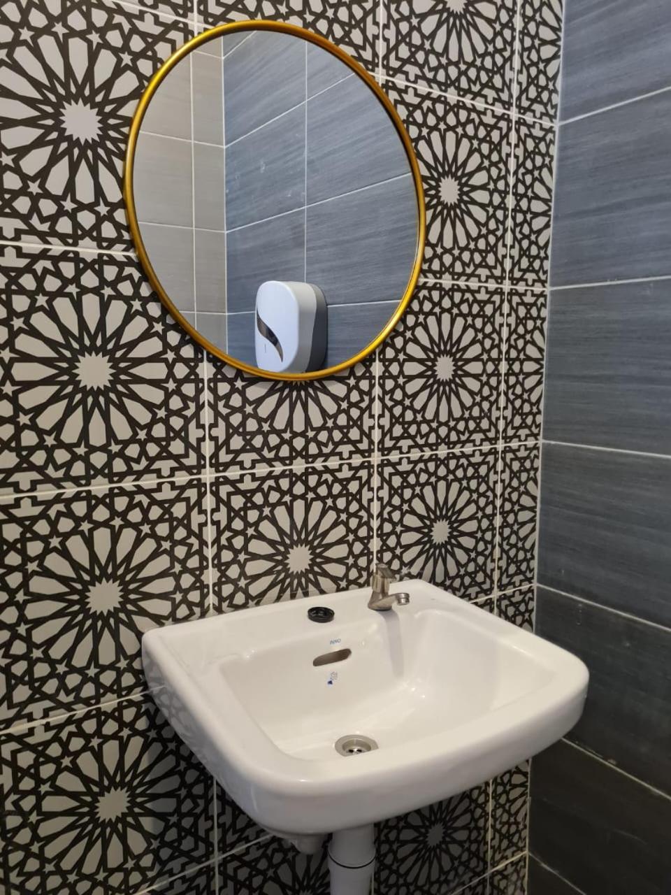 MG Casa Inn - Mutiara Gurney