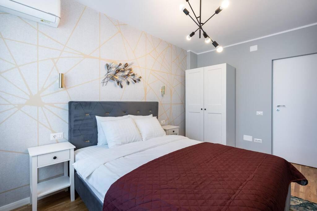 Bright 2BR Flat - Top Location - Amazing Balcony
