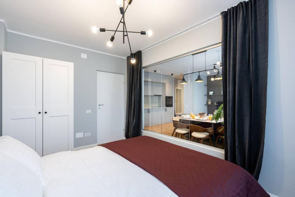Bright 2BR Flat - Top Location - Amazing Balcony