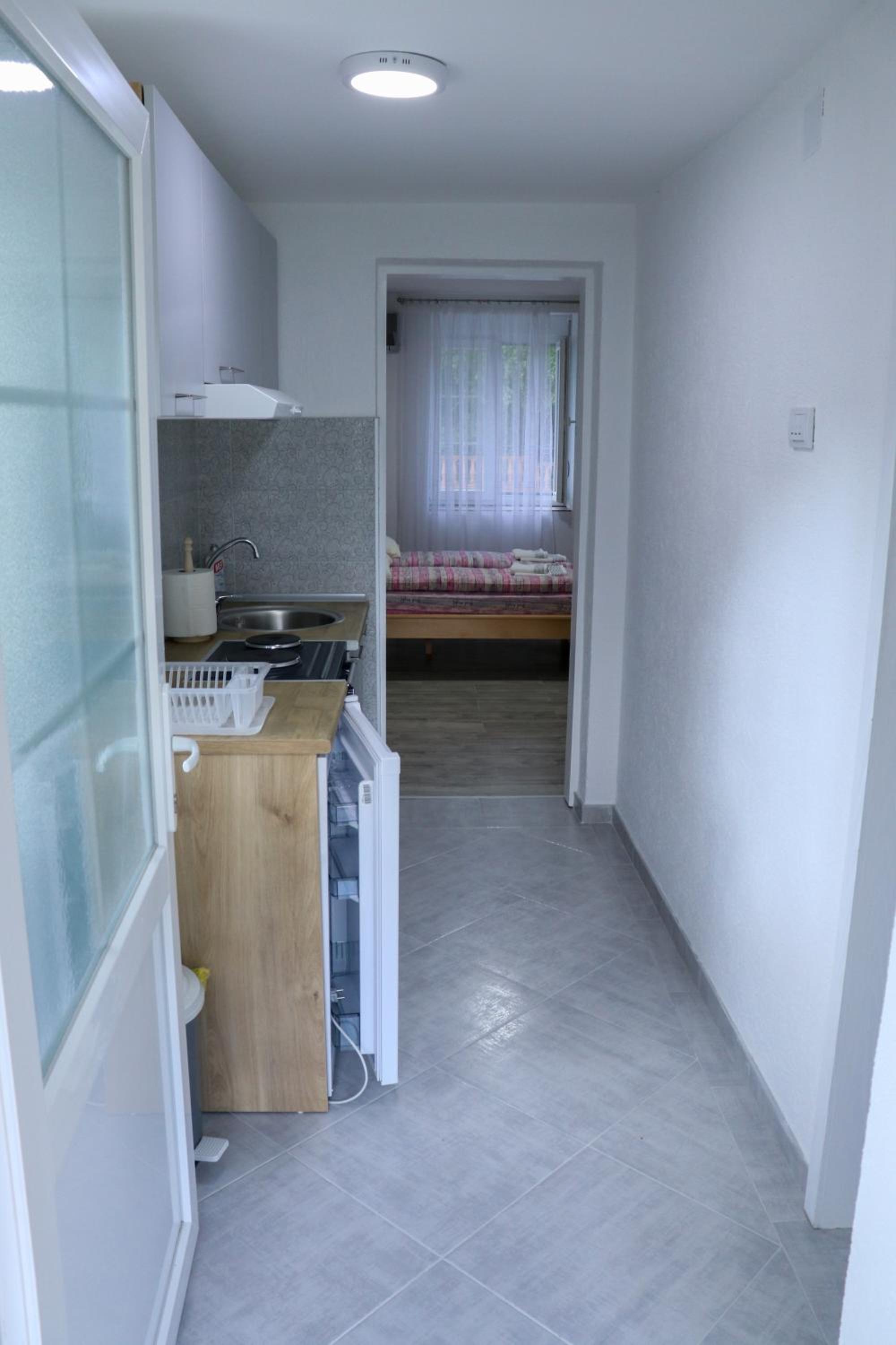 Photo 33