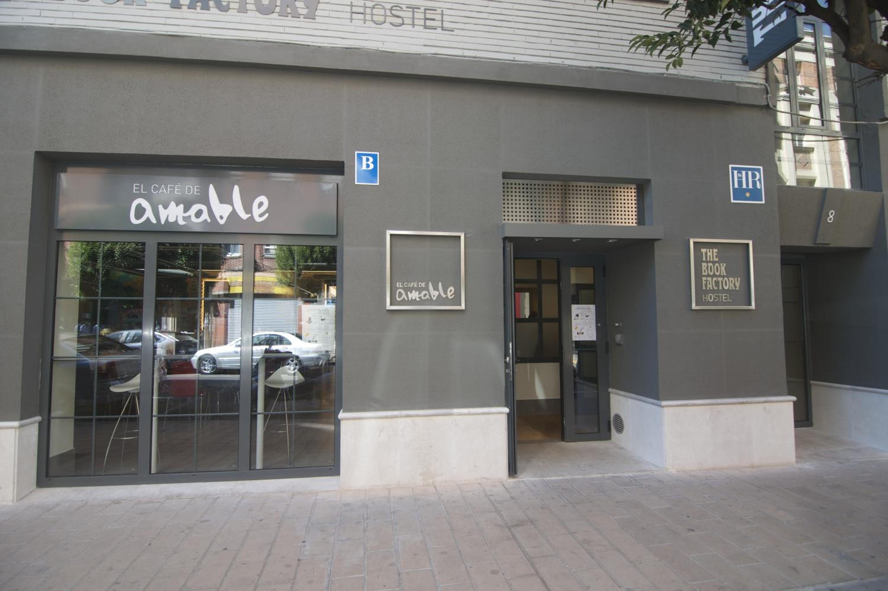 The Book Factory Hostel by gaiarooms