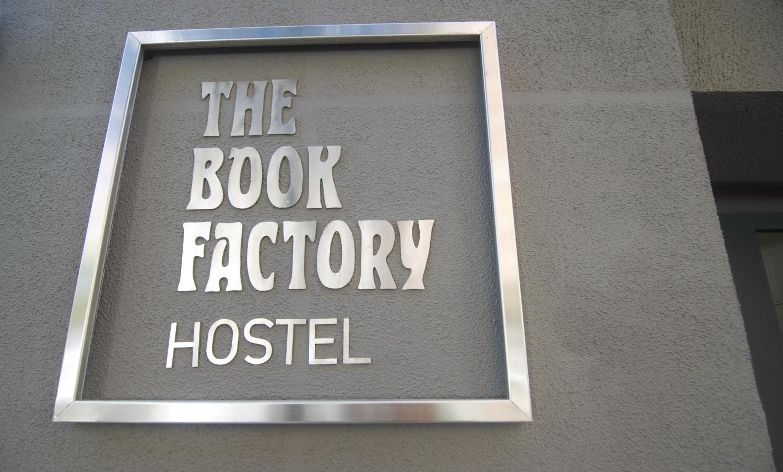 The Book Factory Hostel by gaiarooms