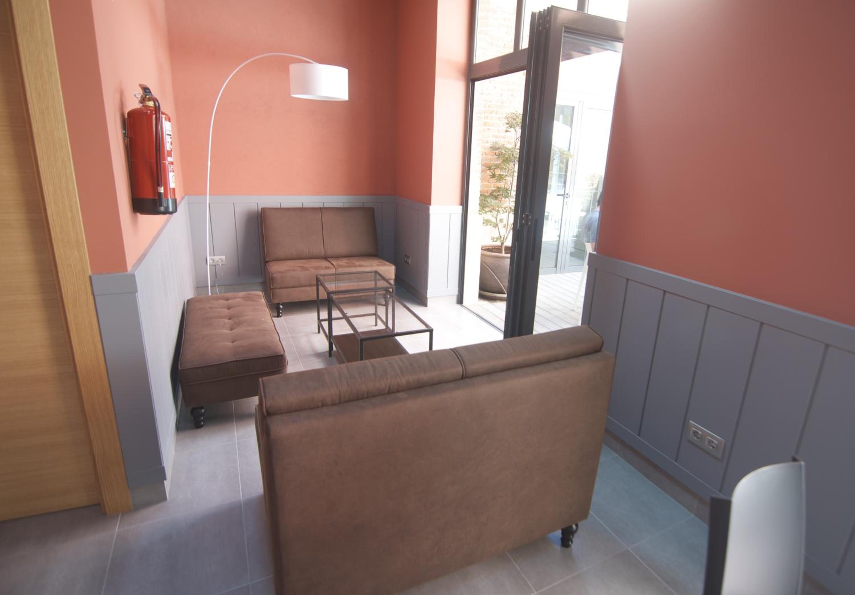 The Book Factory Hostel by gaiarooms
