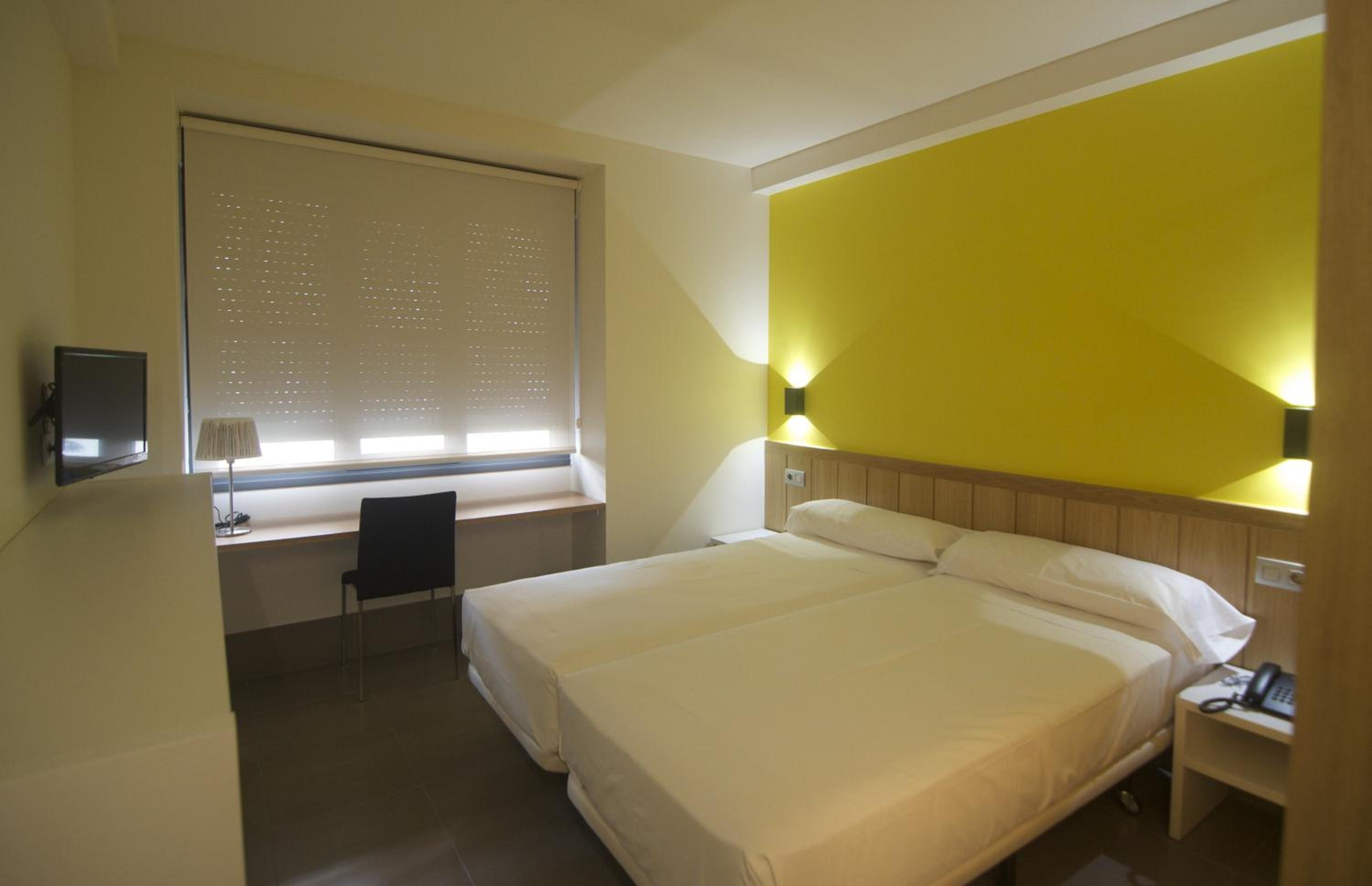 The Book Factory Hostel by gaiarooms