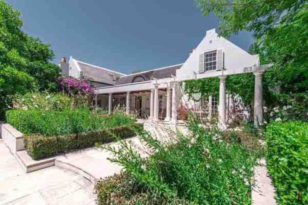 Shades of Africa Guesthouse - The Studio view 5