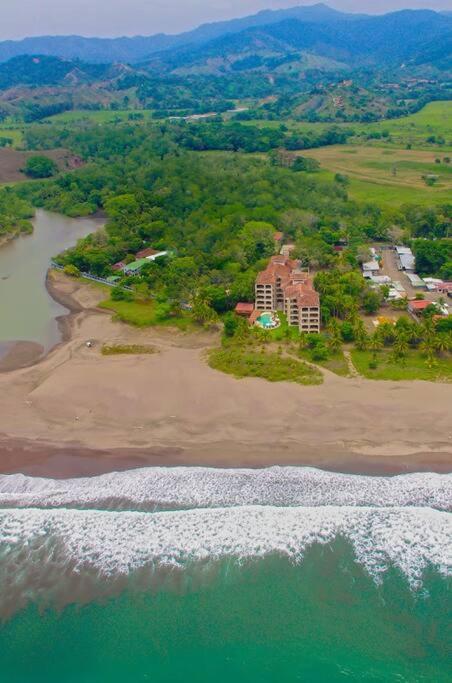 Hotel Beach Front Boutique Condo In Jaco