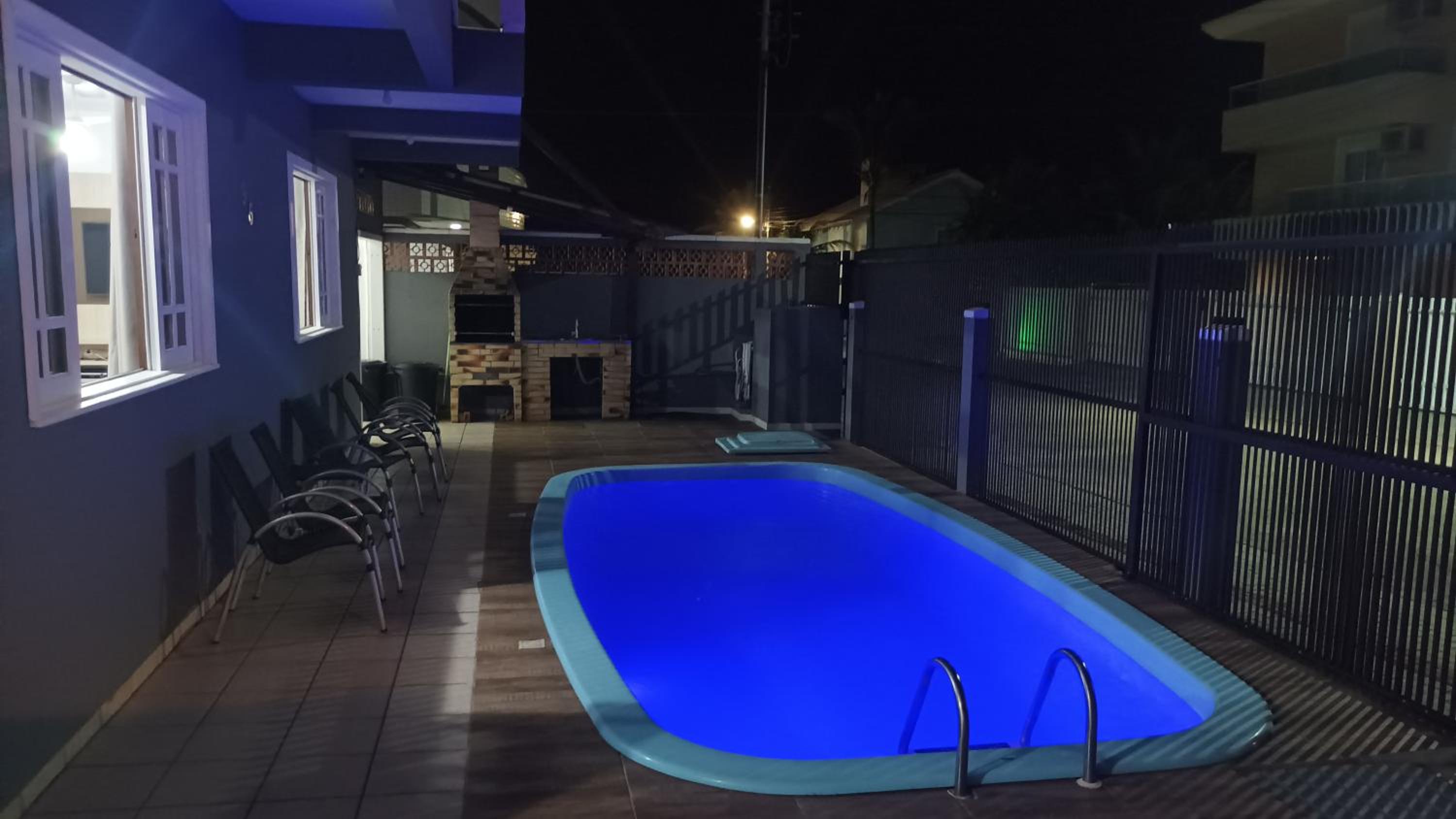 CASA ARMANI 50 metros DA PRAIA MARISCAL BOMBINHAS