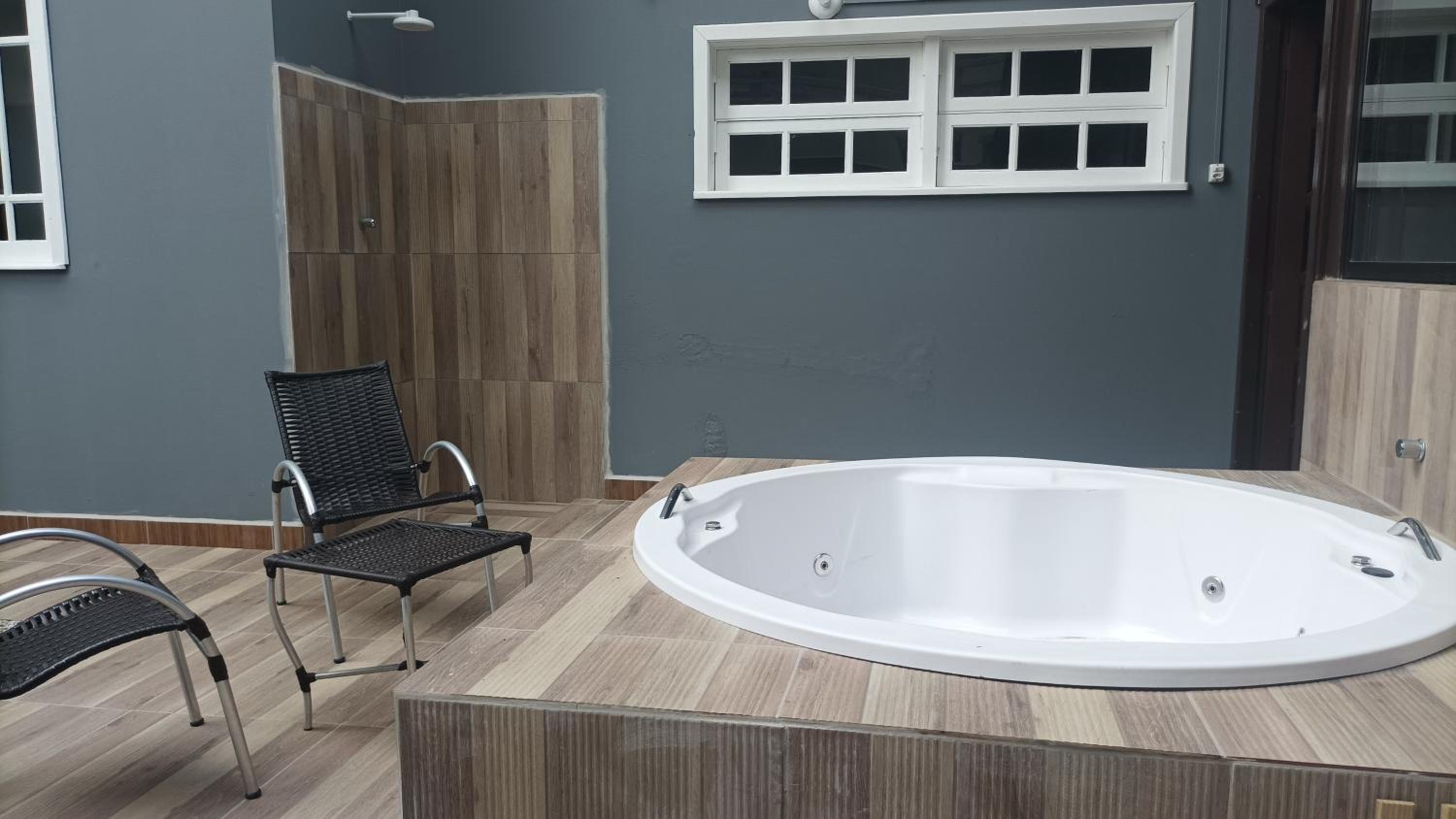 CASA ARMANI 50 metros DA PRAIA MARISCAL BOMBINHAS