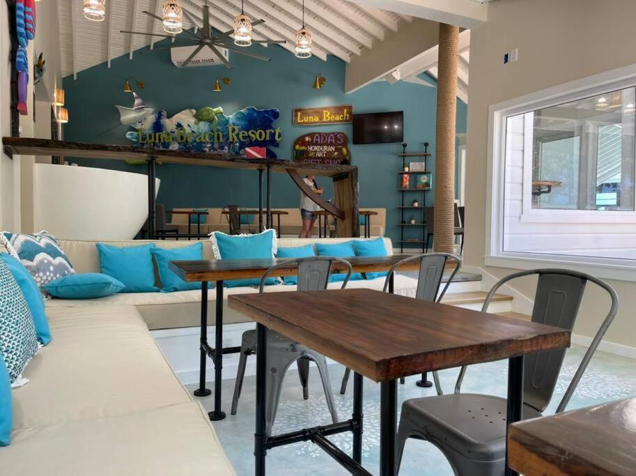 Villa Rosa - at Luna Beach Roatan