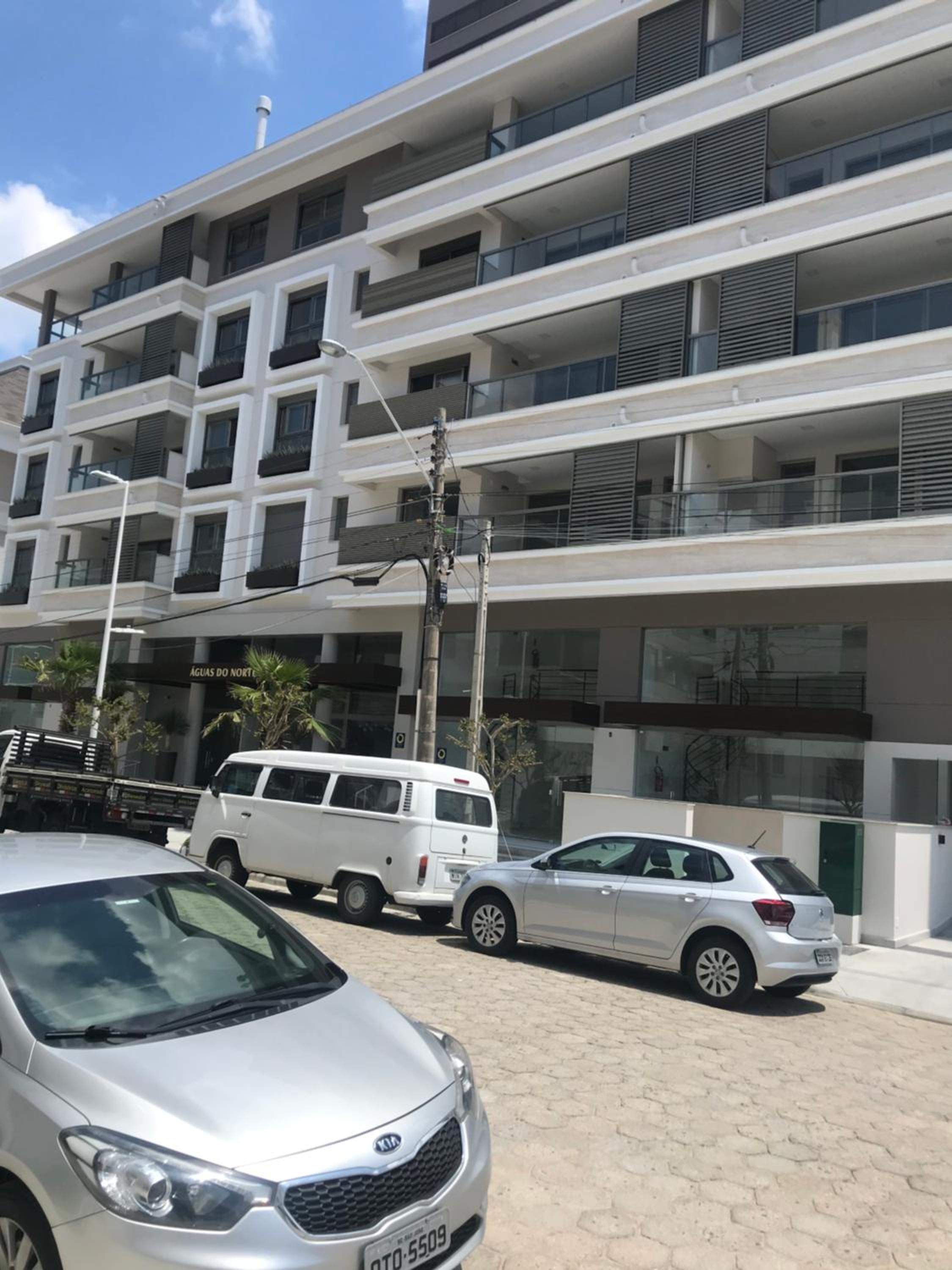 Maravilhoso e luxuoso apartamento perto da praia em Jurerê view 3