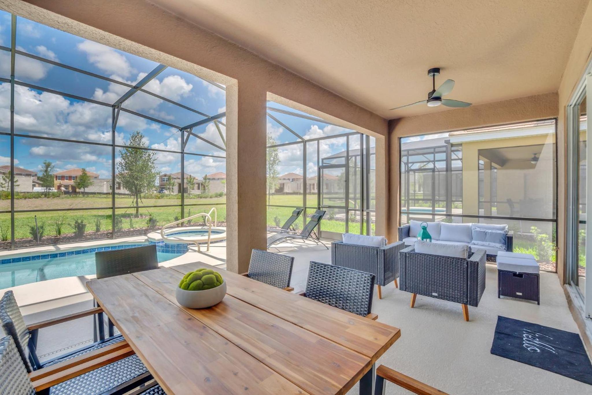 Pool Spa 6BR villa Solterra Resort Near Disney! view 3