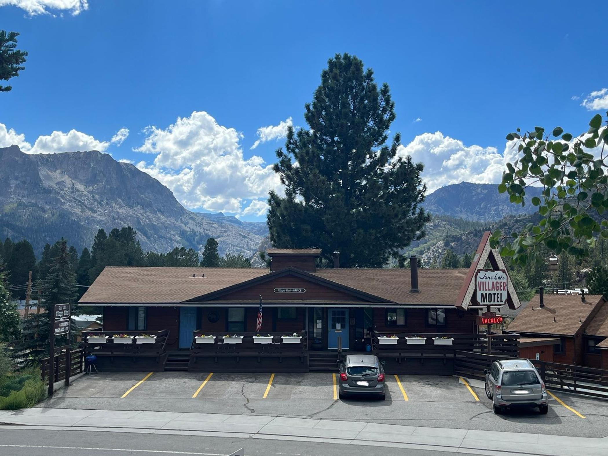 June Lake Villager