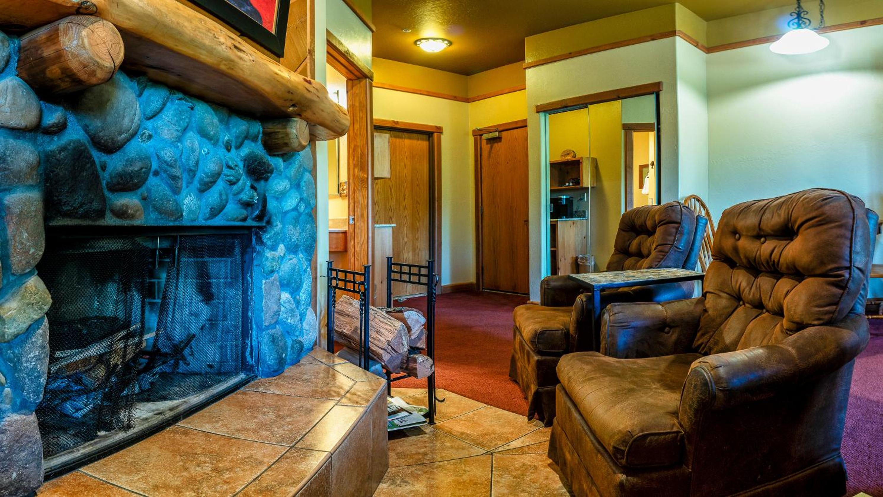 Ashland Vacations - Callahan's Mountain Lodge - Property Image 2
