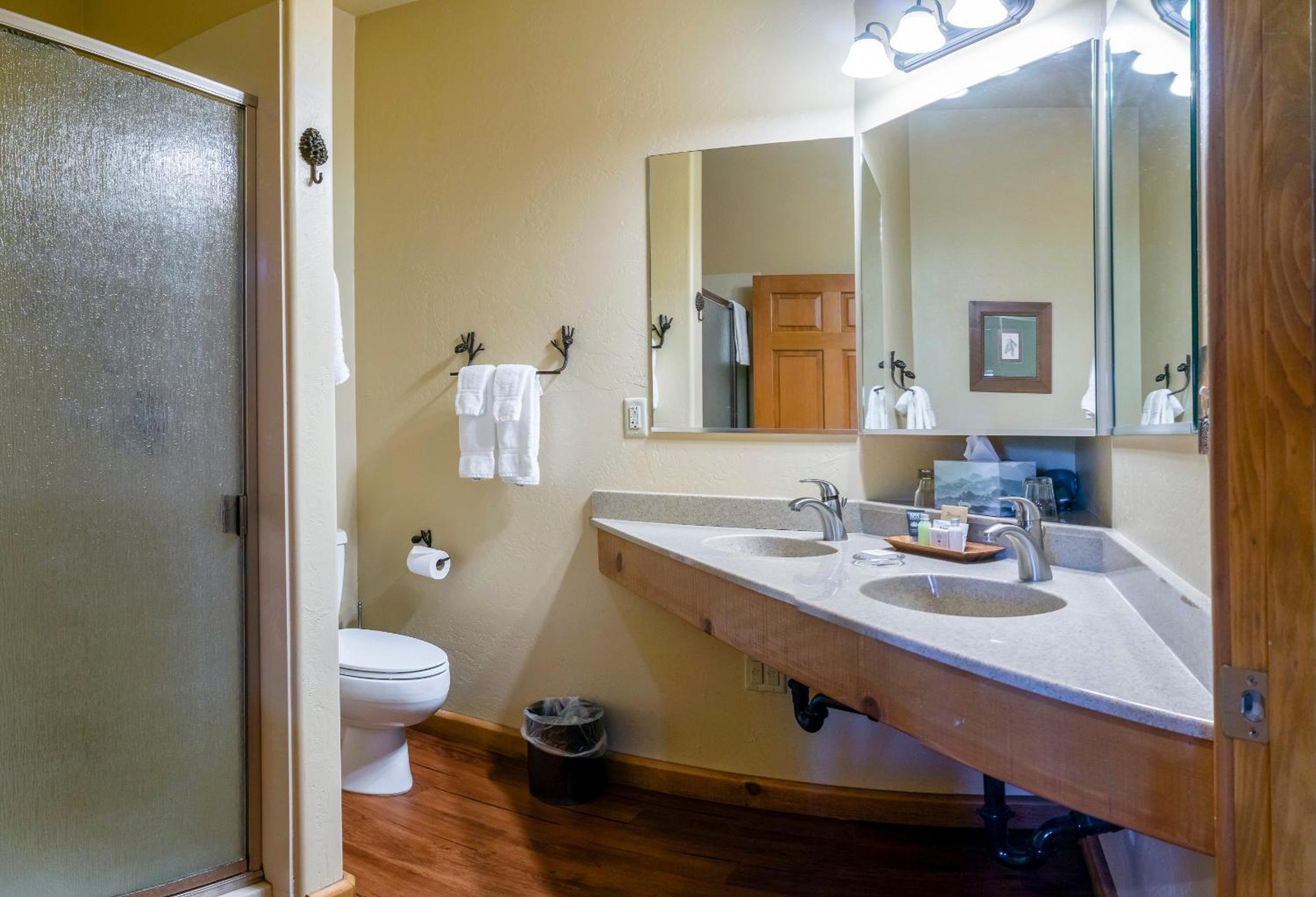 Ashland Vacations - Callahan's Mountain Lodge - Property Image 4