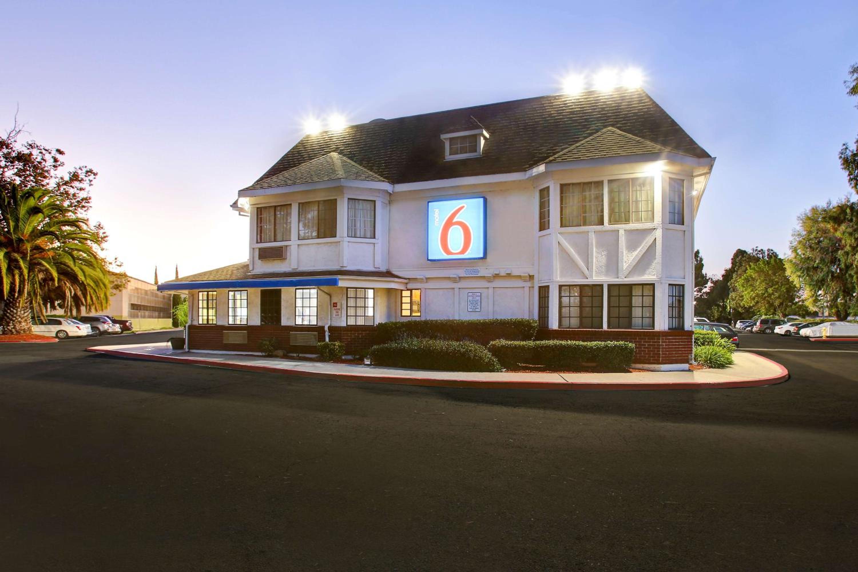 San Jose Vacations - Motel 6-Fremont, CA - North - Property Image 1