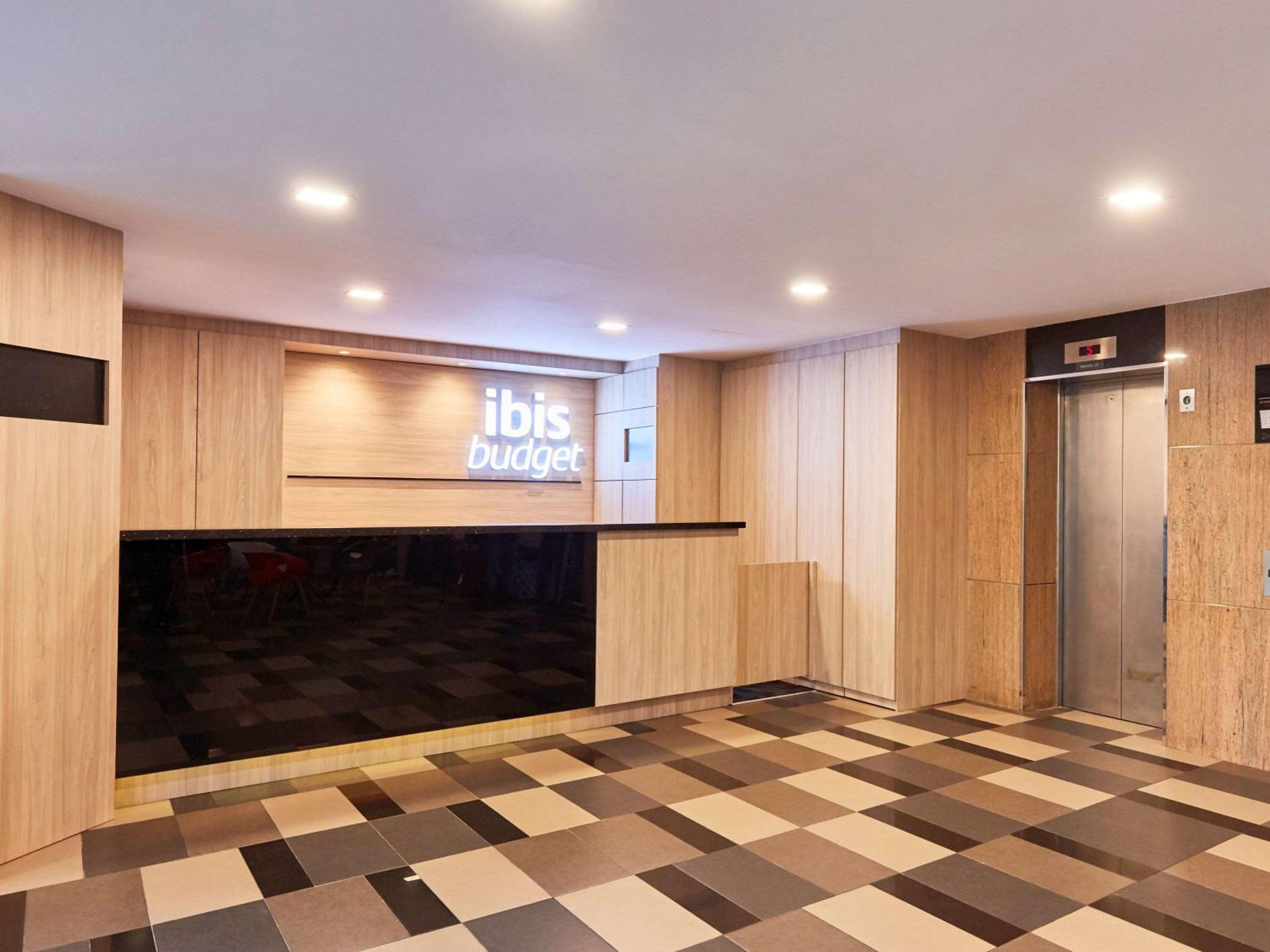 ibis budget Singapore Ruby-1