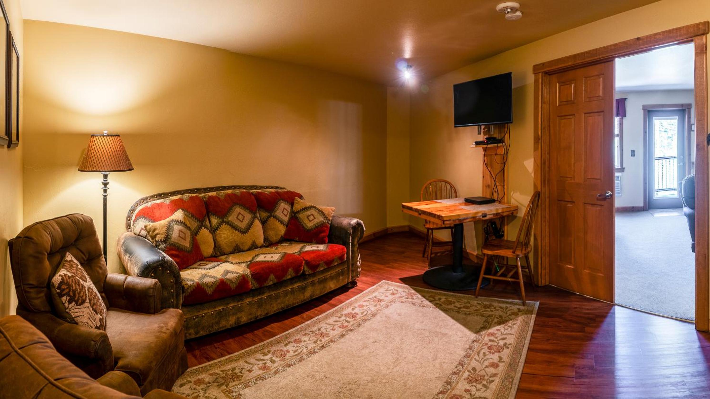 Ashland Vacations - Callahan's Mountain Lodge - Property Image 8