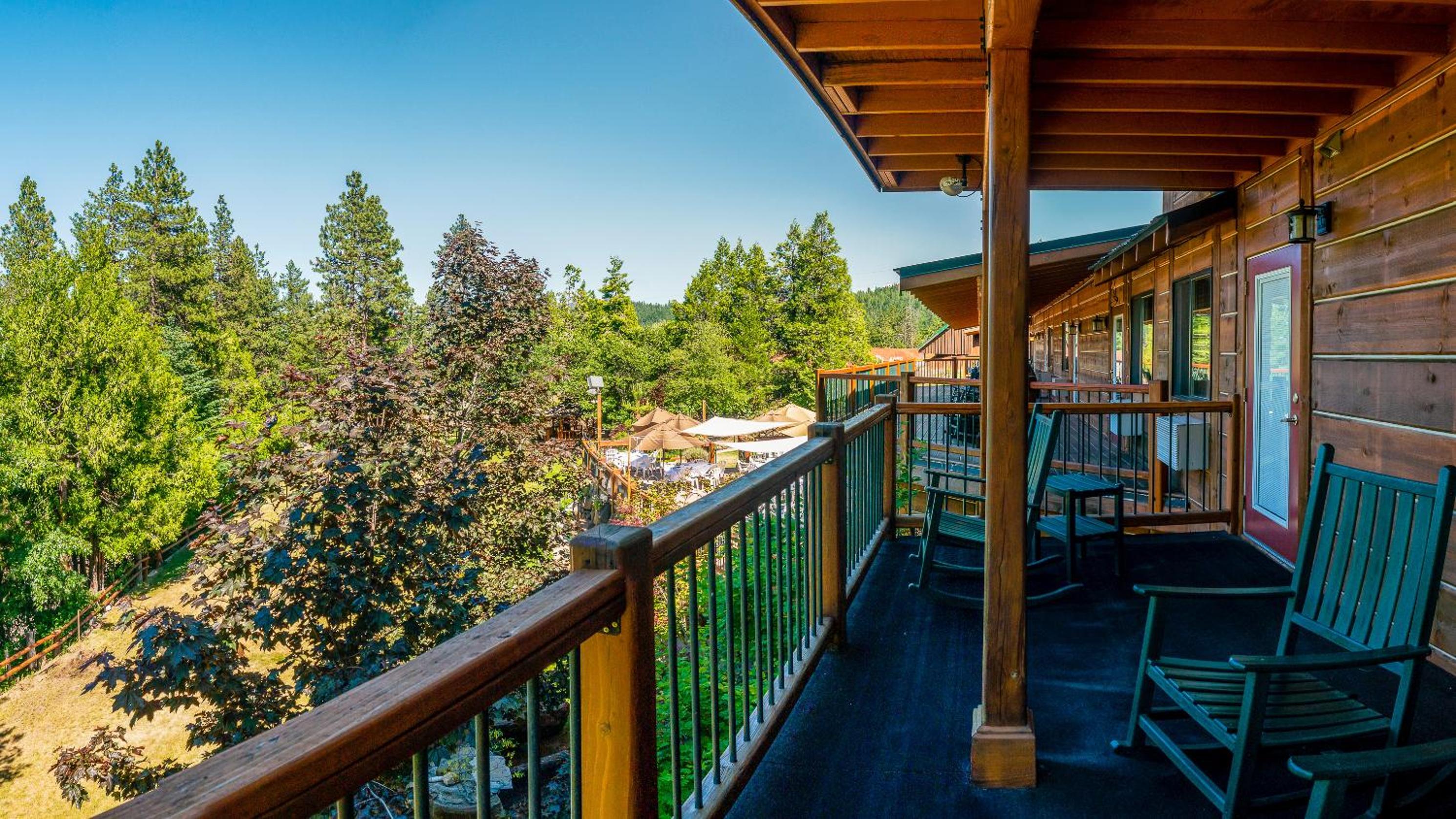 Ashland Vacations - Callahan's Mountain Lodge - Property Image 9
