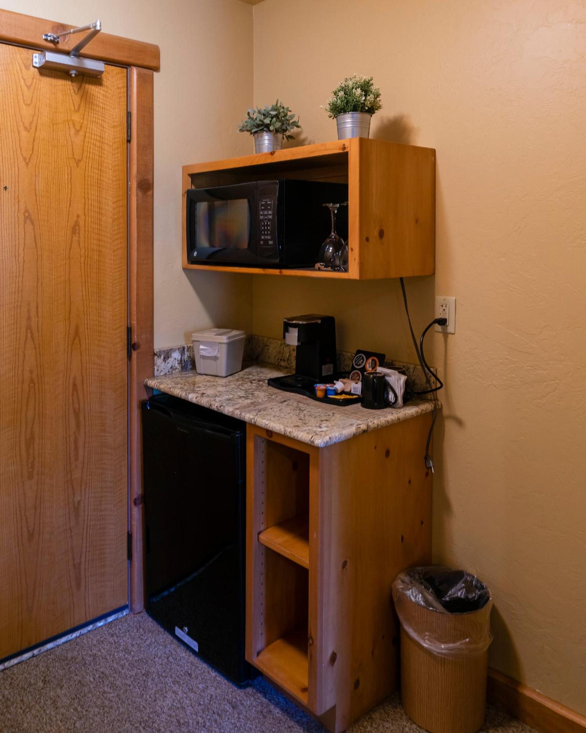 Ashland Vacations - Callahan's Mountain Lodge - Property Image 10