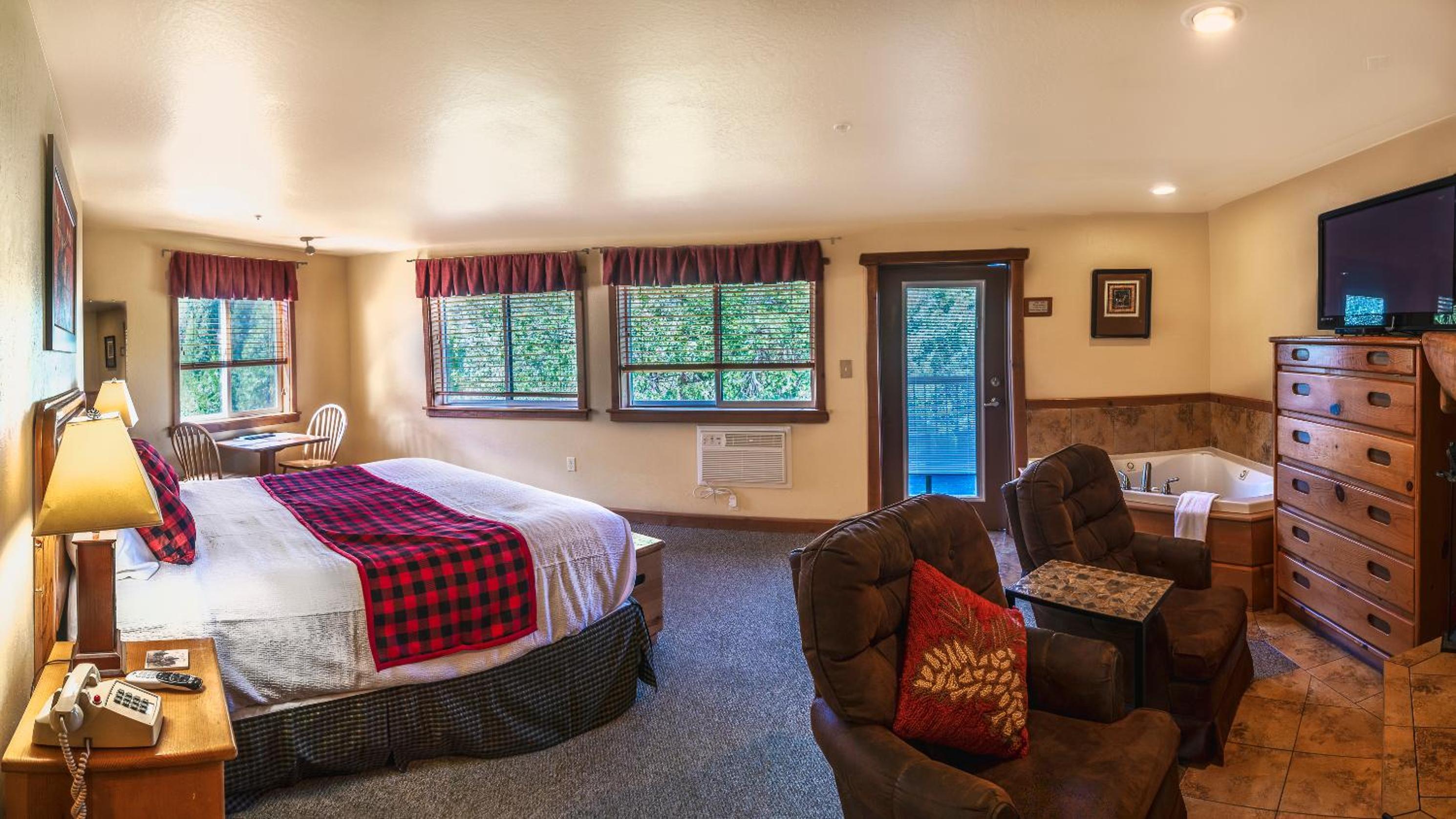 Ashland Vacations - Callahan's Mountain Lodge - Property Image 12