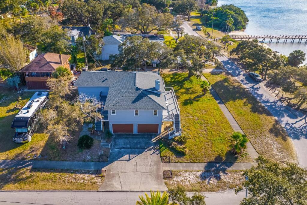 Breathtaking Waterfront Crystal Beach Getaway! view 2