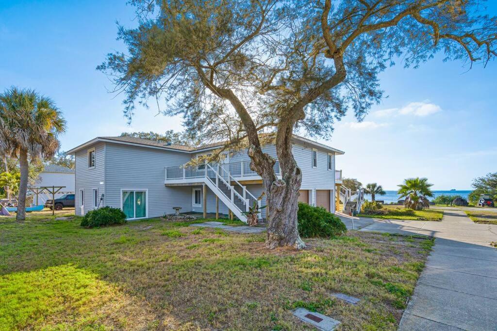 Breathtaking Waterfront Crystal Beach Getaway! view 3