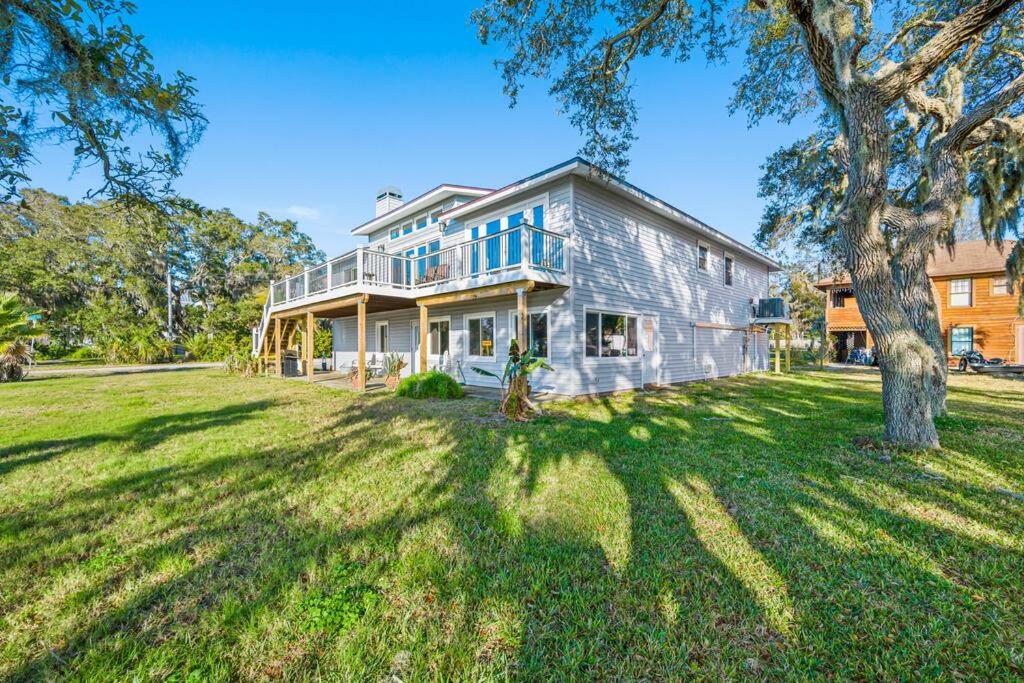 Breathtaking Waterfront Crystal Beach Getaway! view 4