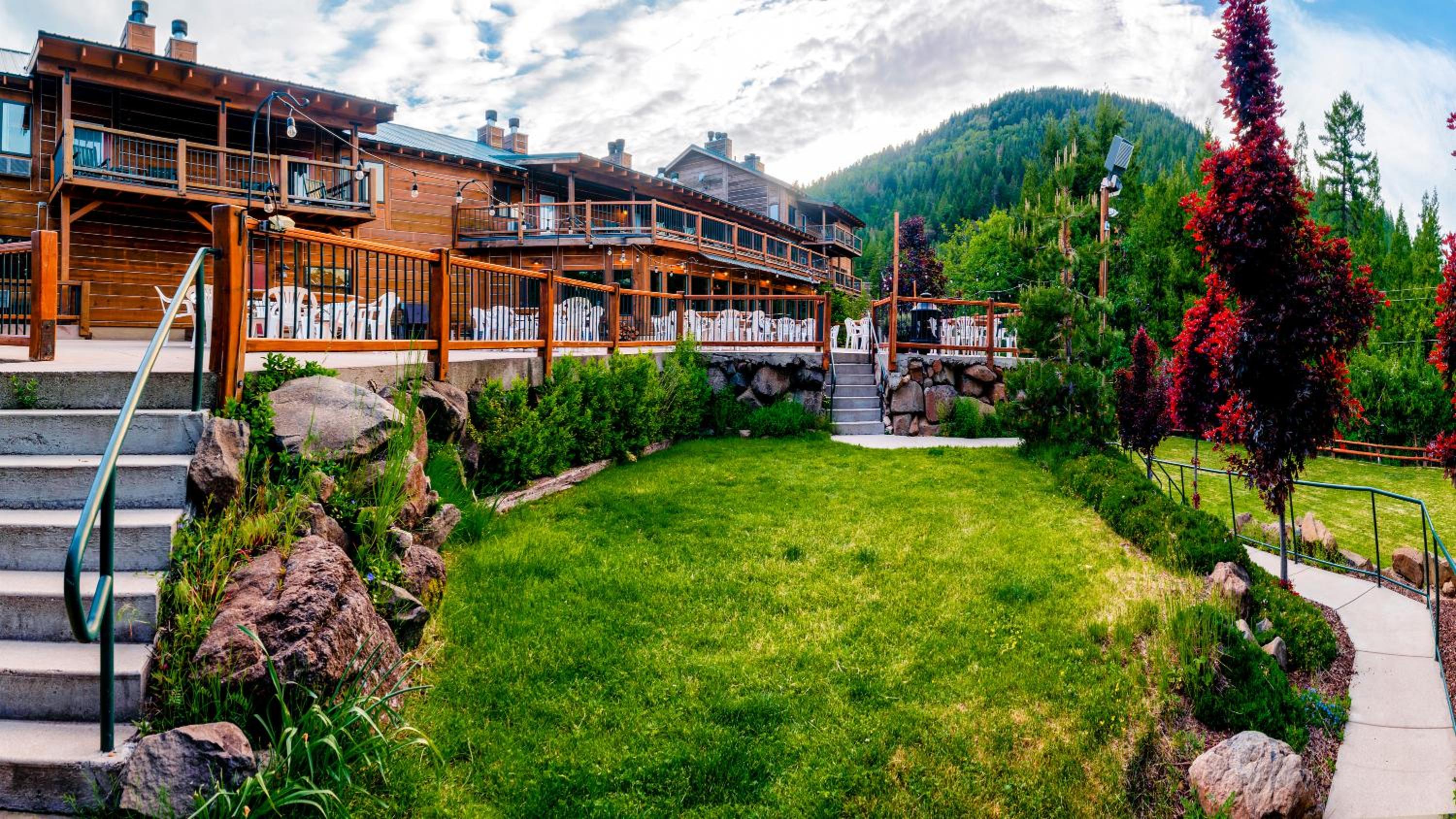 Yreka Vacations - Callahan's Mountain Lodge - Property Image 3