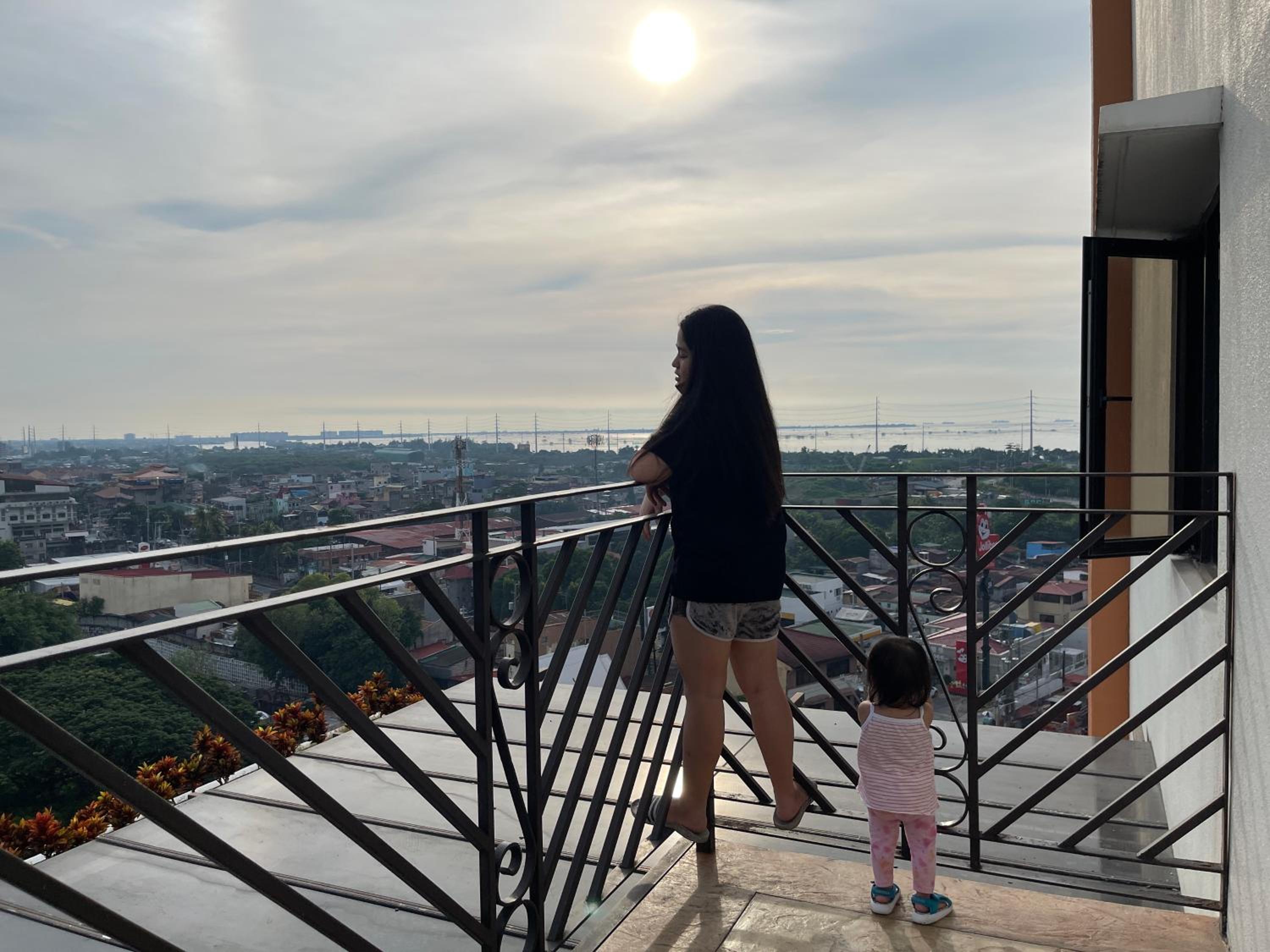 Althea's Cozy Home - Condo in Las Pinas view 5