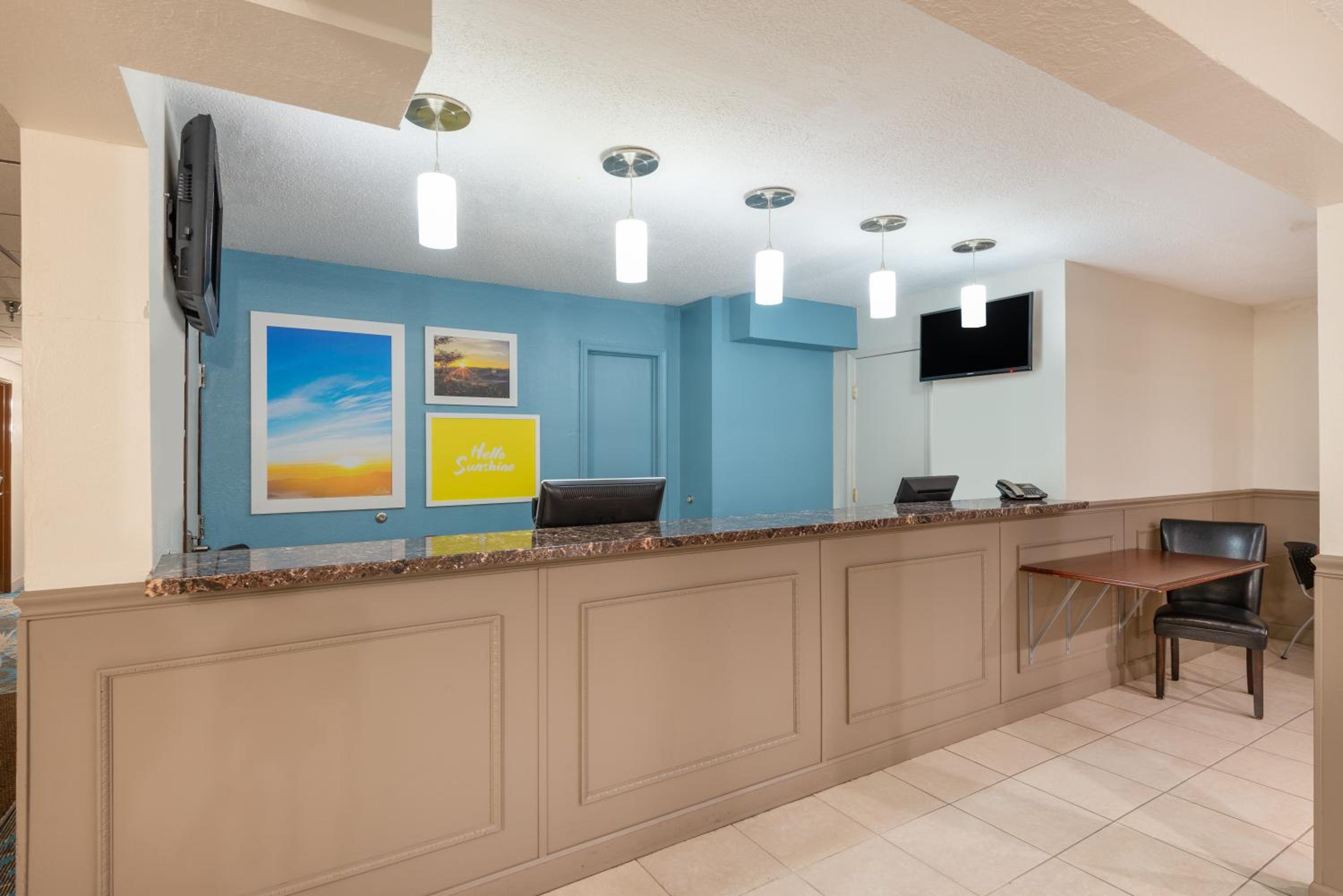 Somerset Vacations - Days Inn by Wyndham Somerset PA I-70 I-76 - Property Image 5