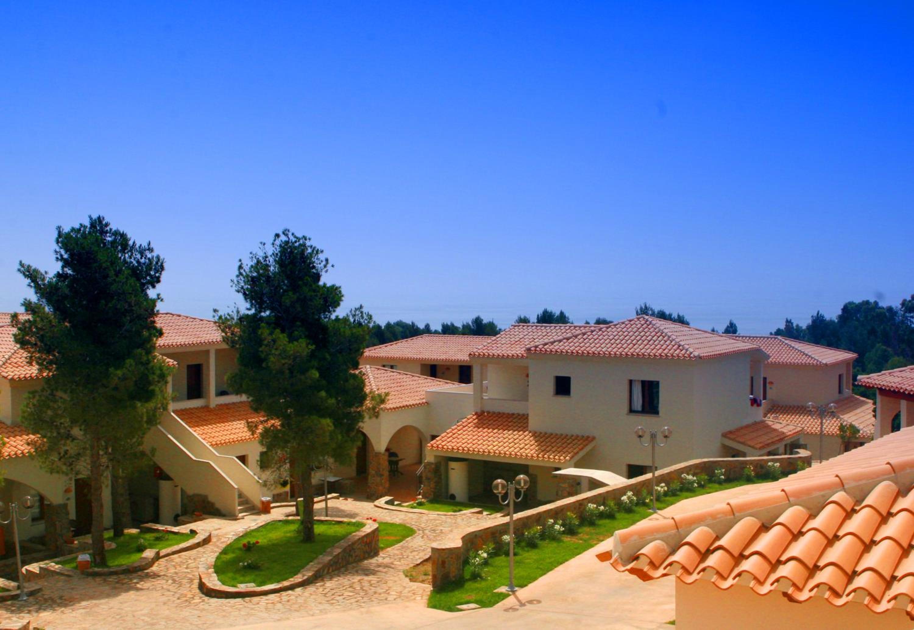 Hotel Club Esse Cala Gonone - Image 1