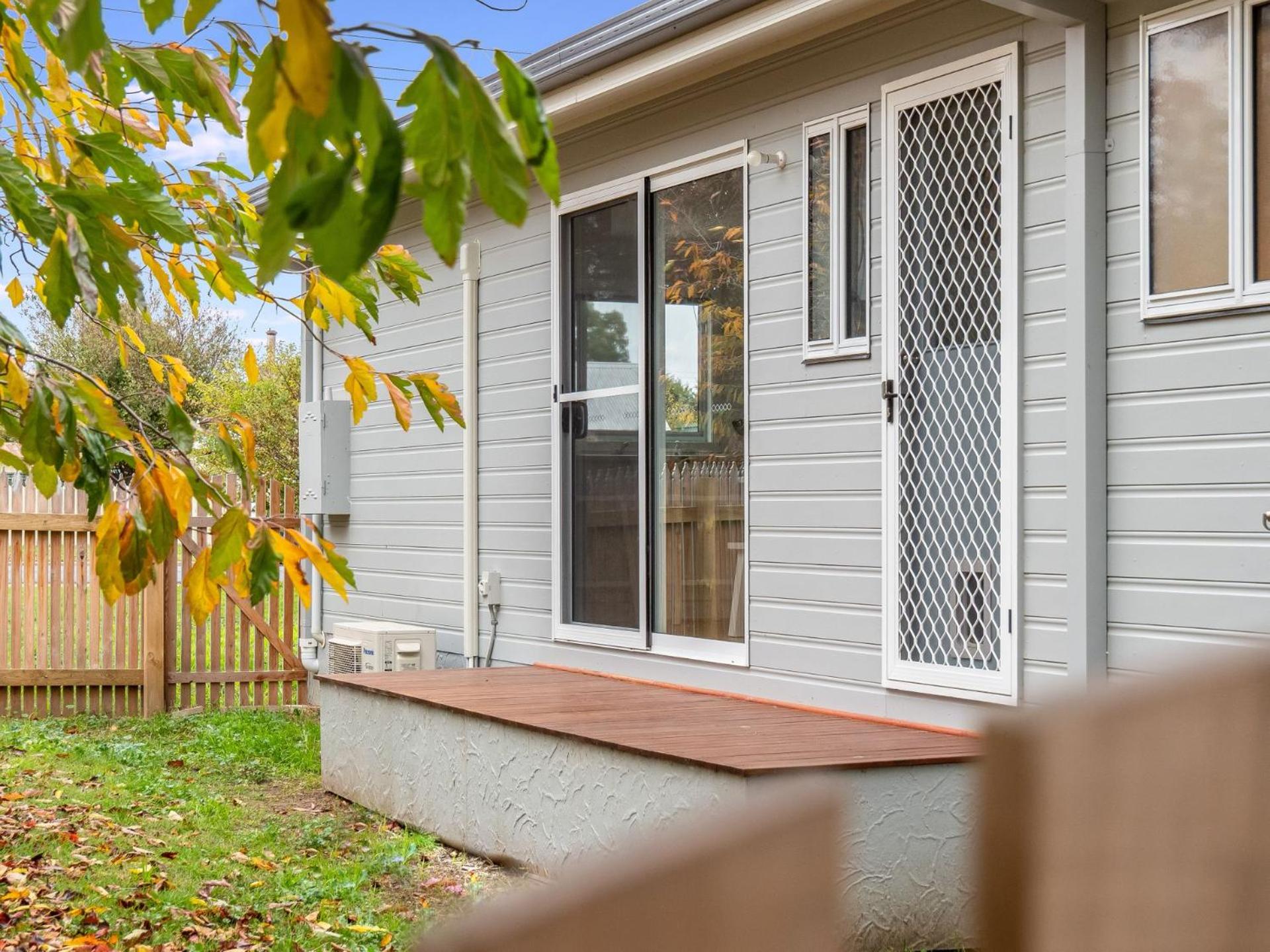 61 Myack Street - Modern 4BR Home in Berridale l WiFi l Aircon