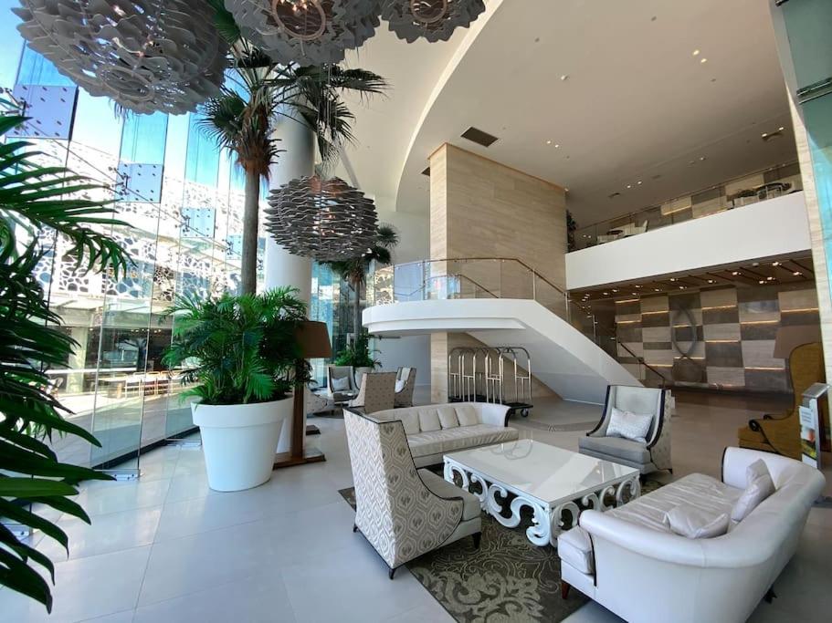 Beachfront Luxury in Soul Surfers Paradise 9th