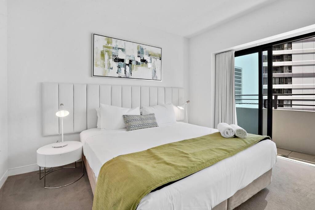 Beachfront Luxury in Soul Surfers Paradise 9th