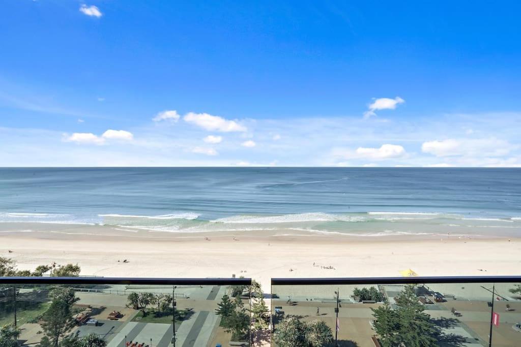 Beachfront Luxury in Soul Surfers Paradise 9th