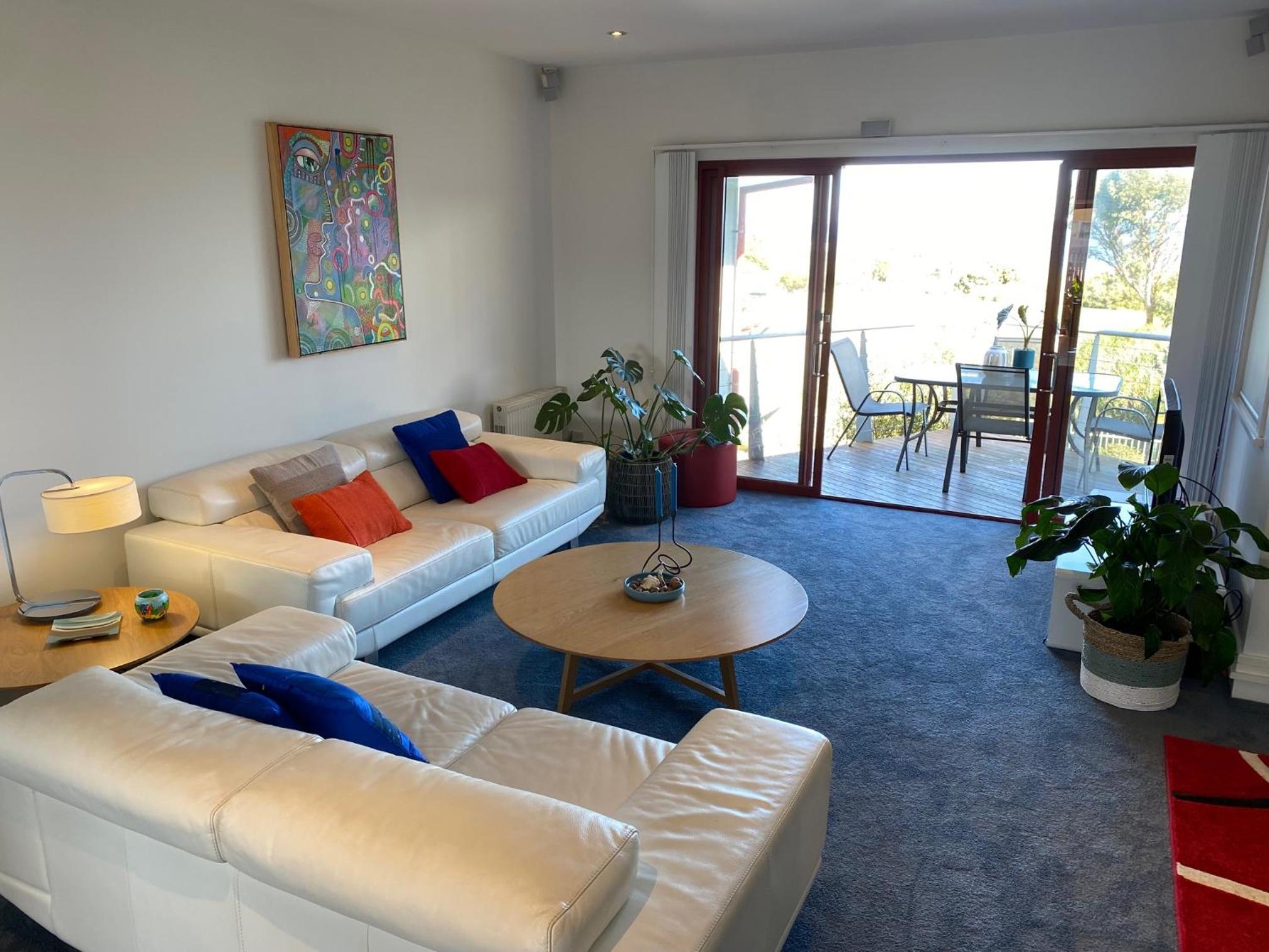 Captains Retreat Apartments and Cottages