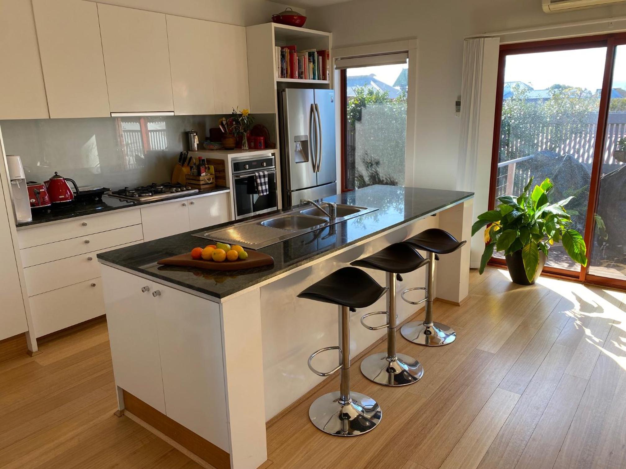 Captains Retreat Apartments and Cottages