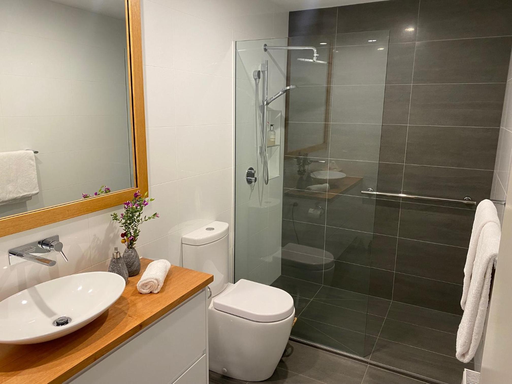 Captains Retreat Apartments and Cottages