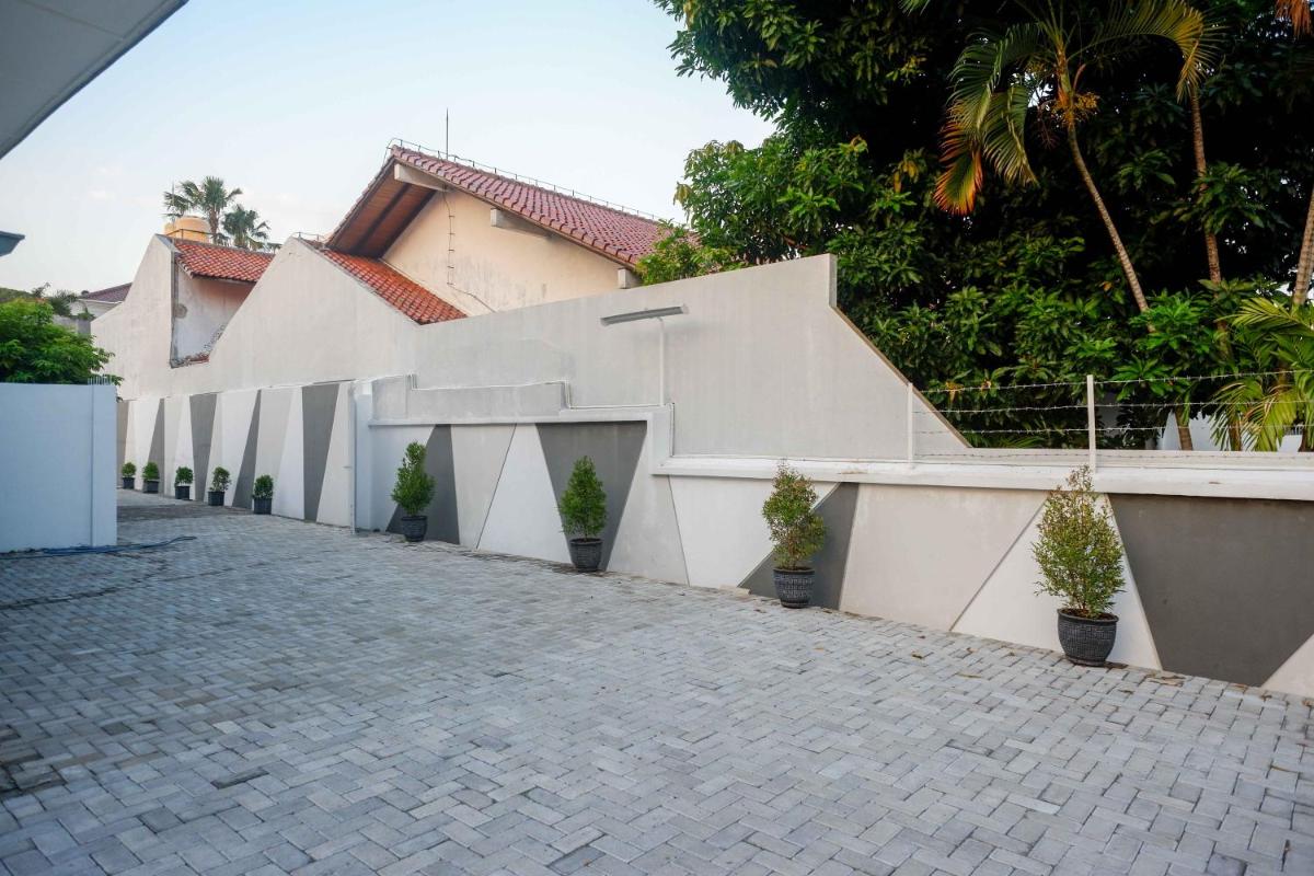 outdoor BBQ area