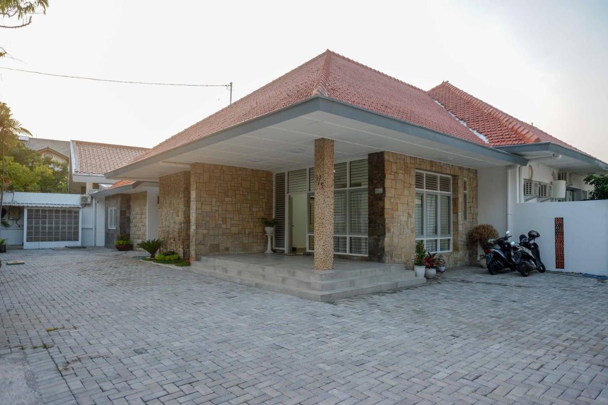 outdoor BBQ area