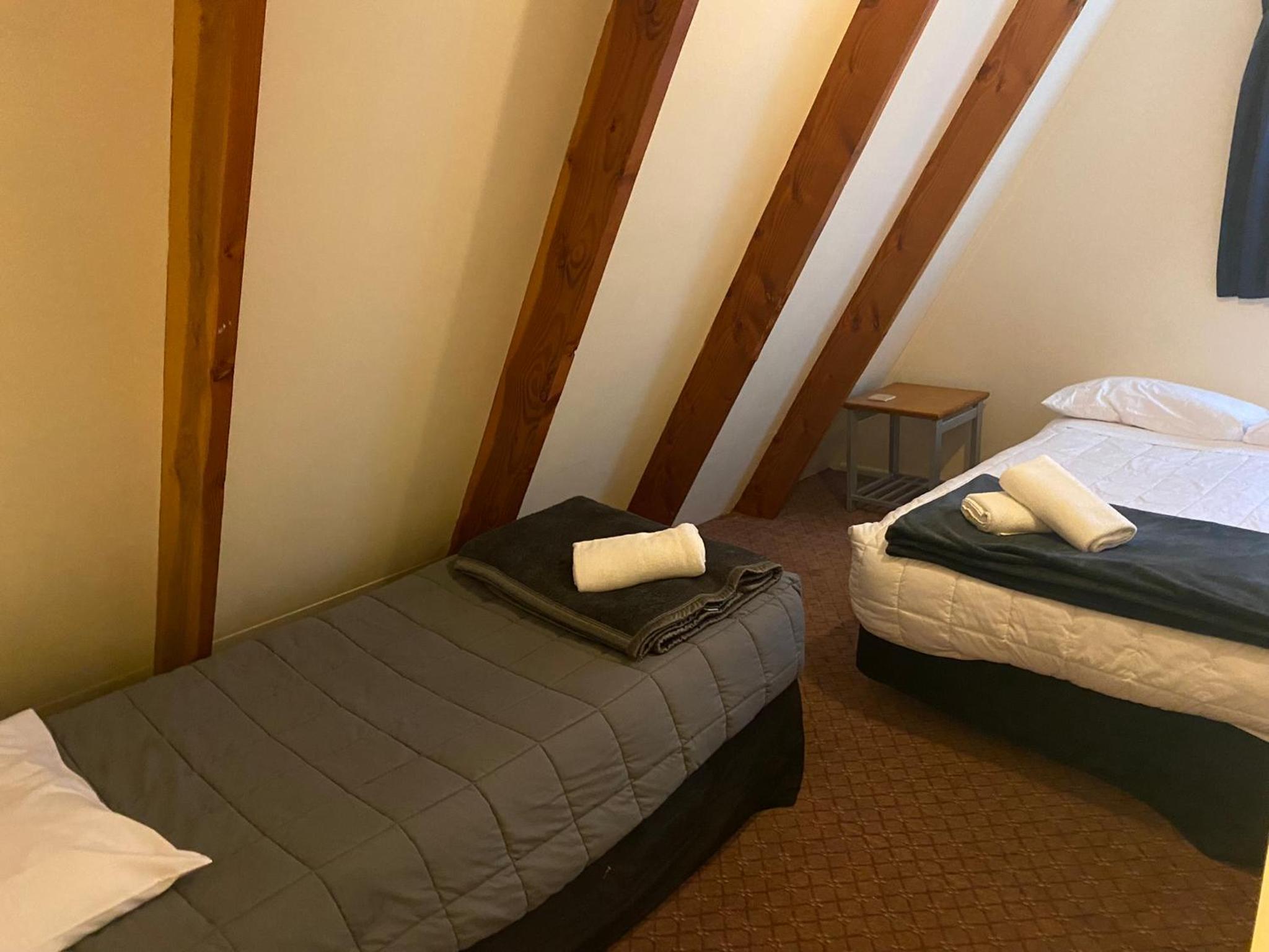 Mountain Chalets Motel