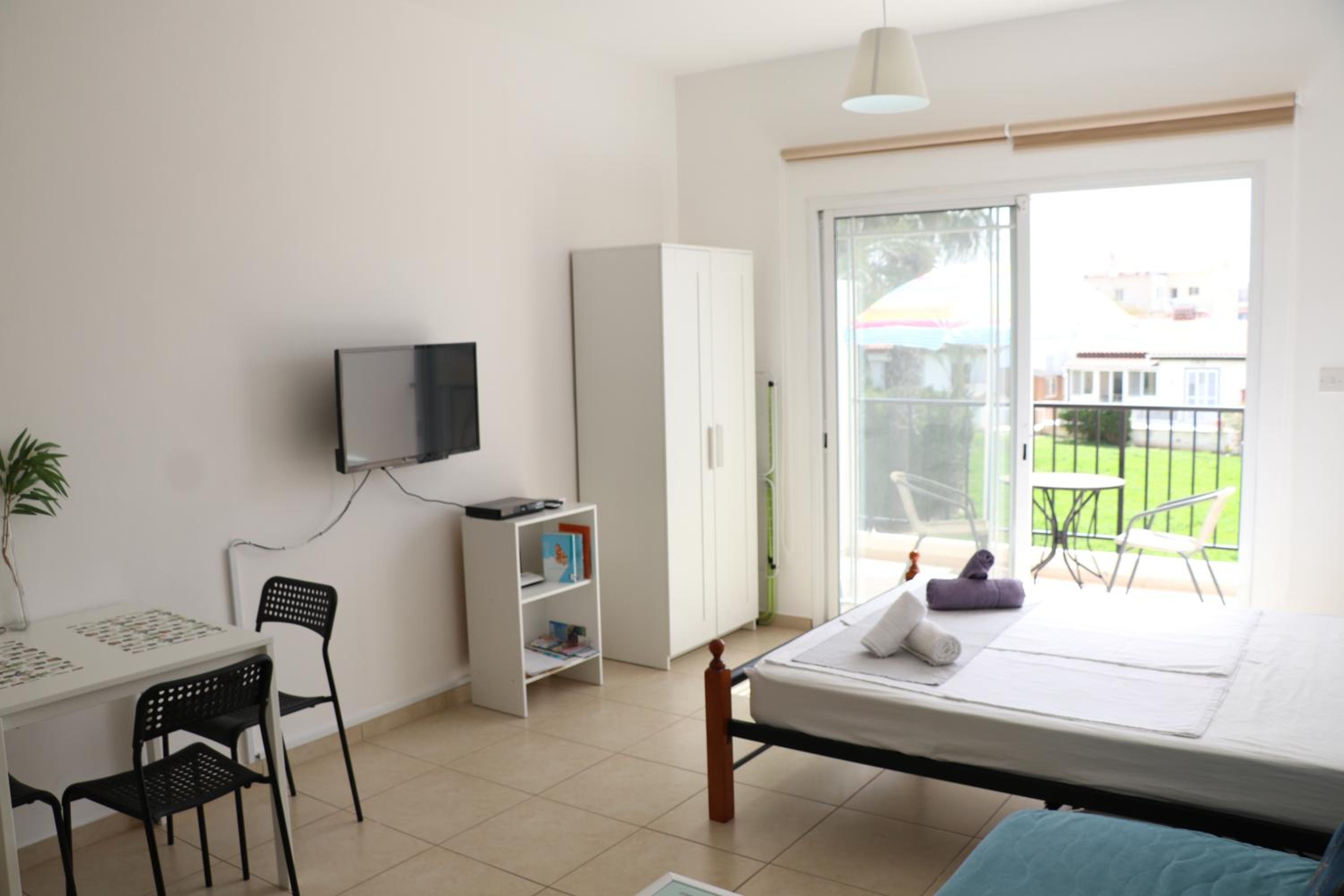 Apartment in Kato Pafos & 10 min to Venus beach view 3