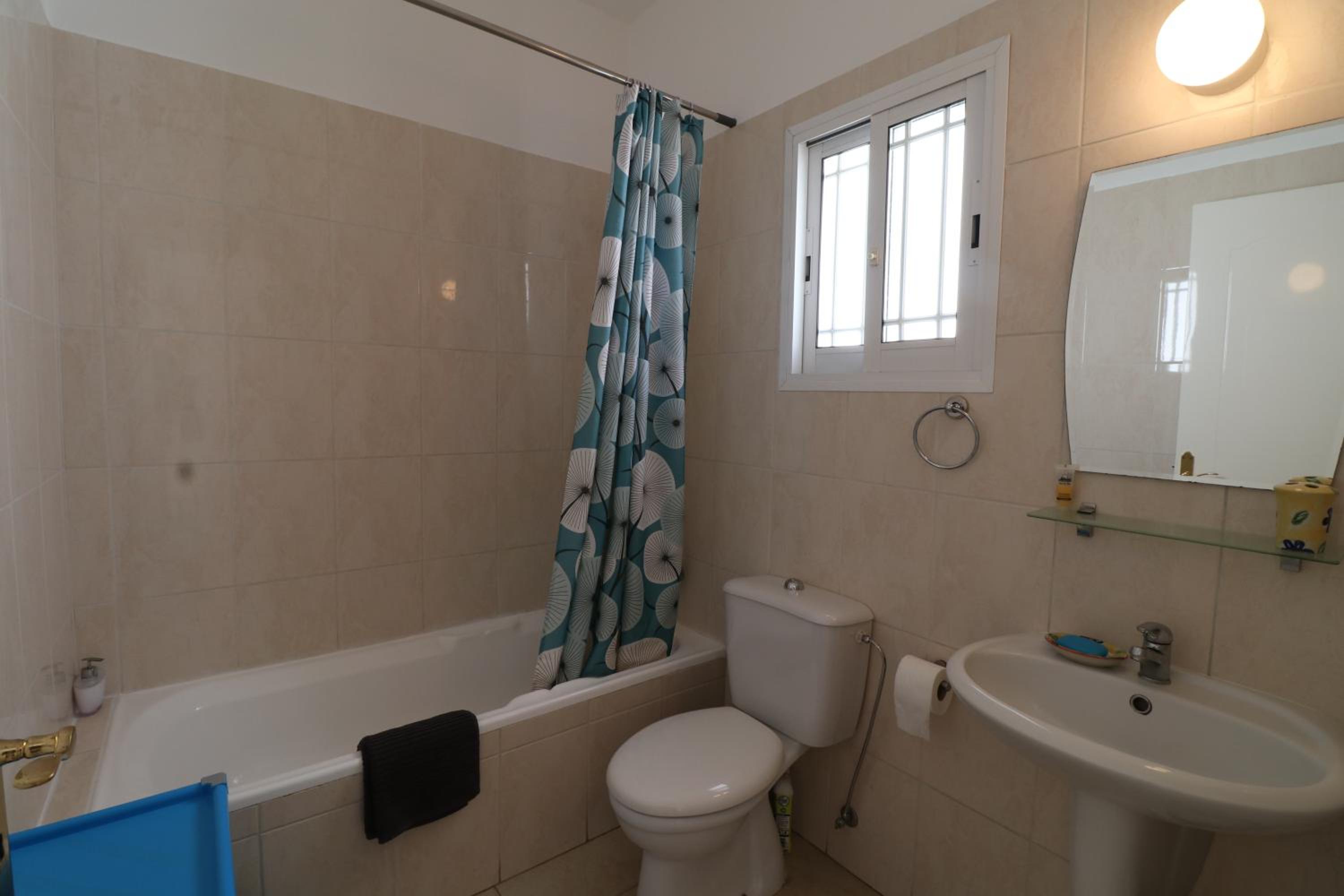 Apartment in Kato Pafos & 10 min to Venus beach view 5