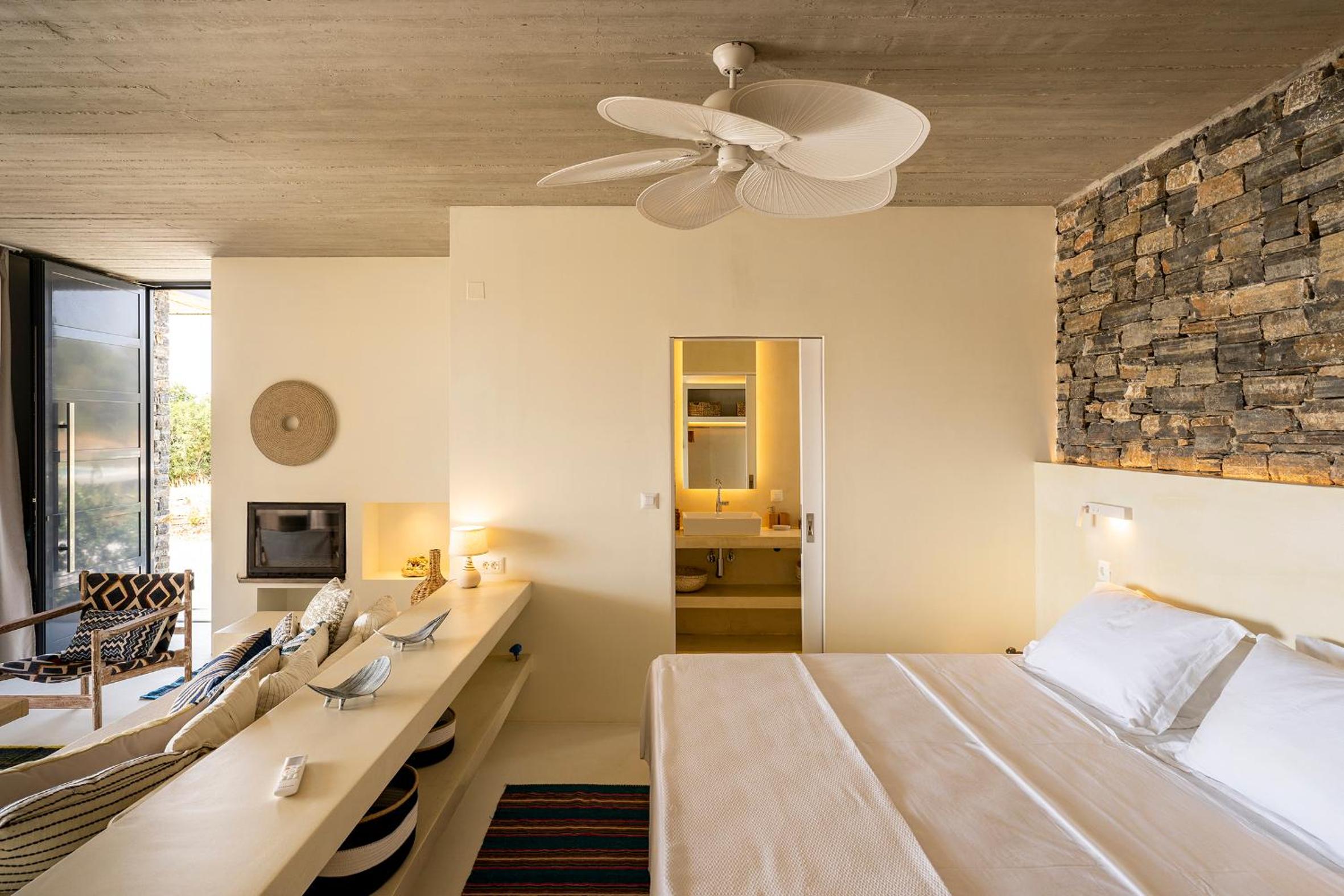 Akra Grammeno Beachfront Villas
