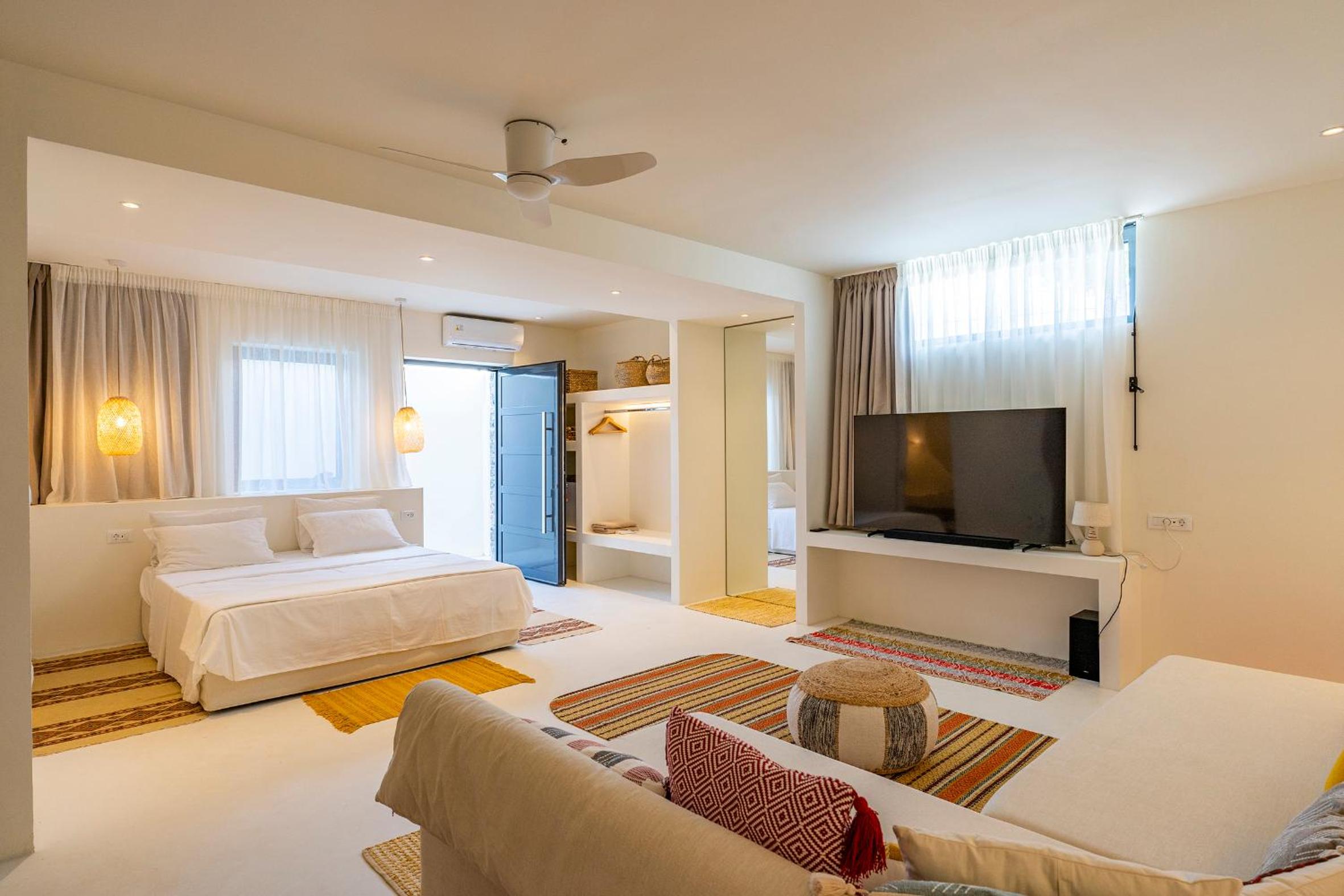 Akra Grammeno Beachfront Villas