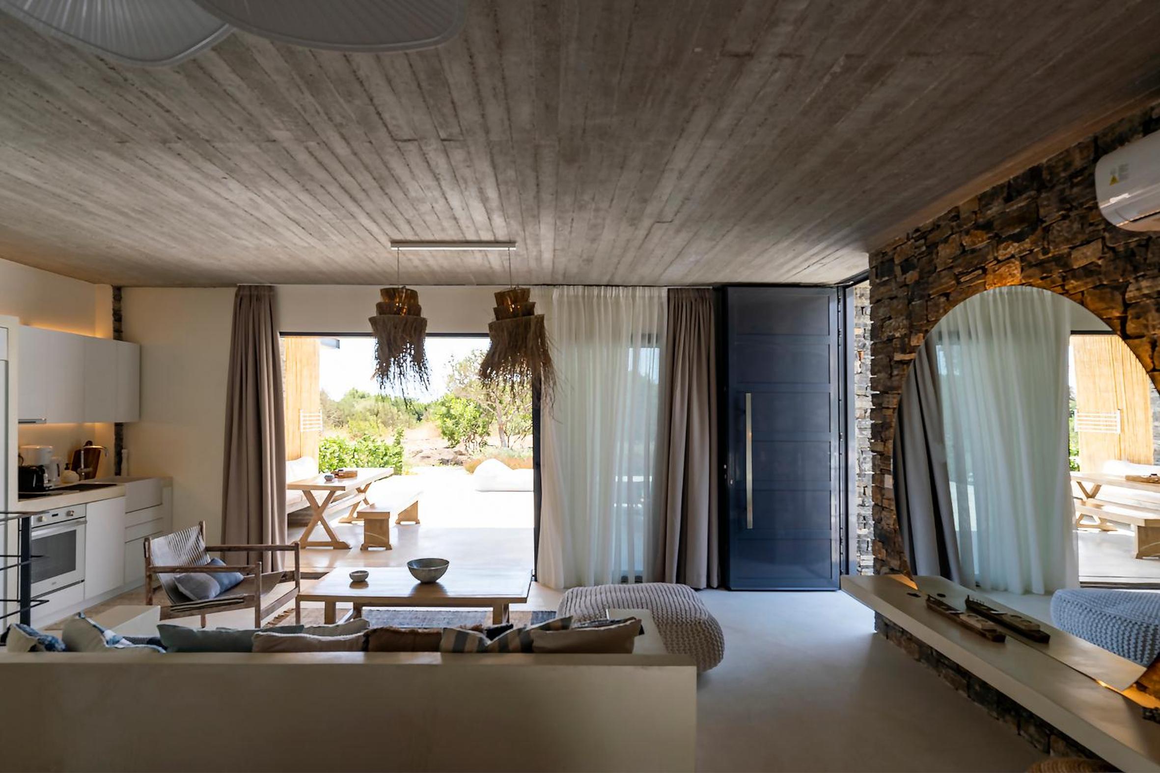 Akra Grammeno Beachfront Villas
