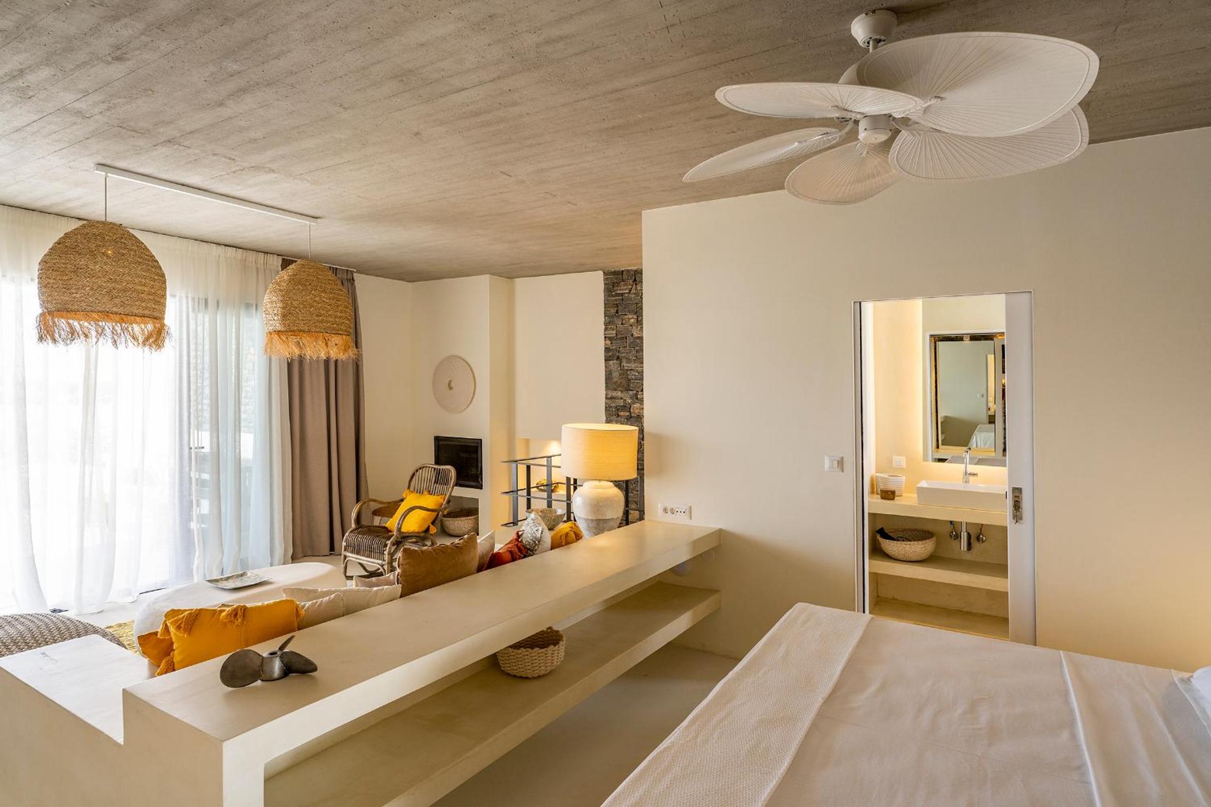 Akra Grammeno Beachfront Villas