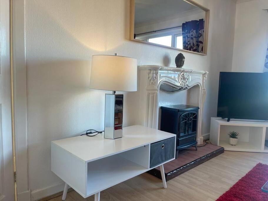 Musselburgh Homely Apartment (Sleeps 6) view 4